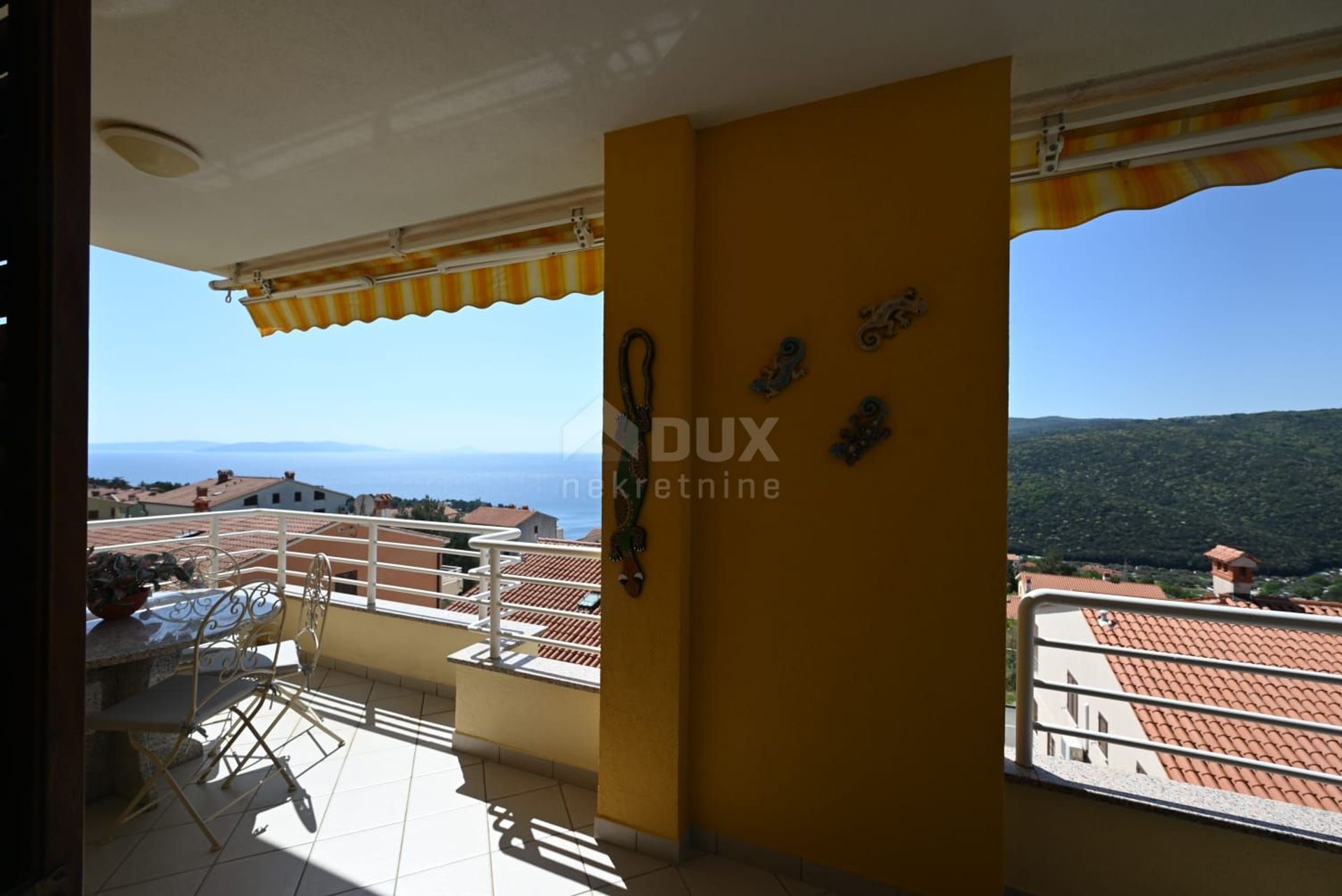 Condominium dans Rabac, Istria County 12606463