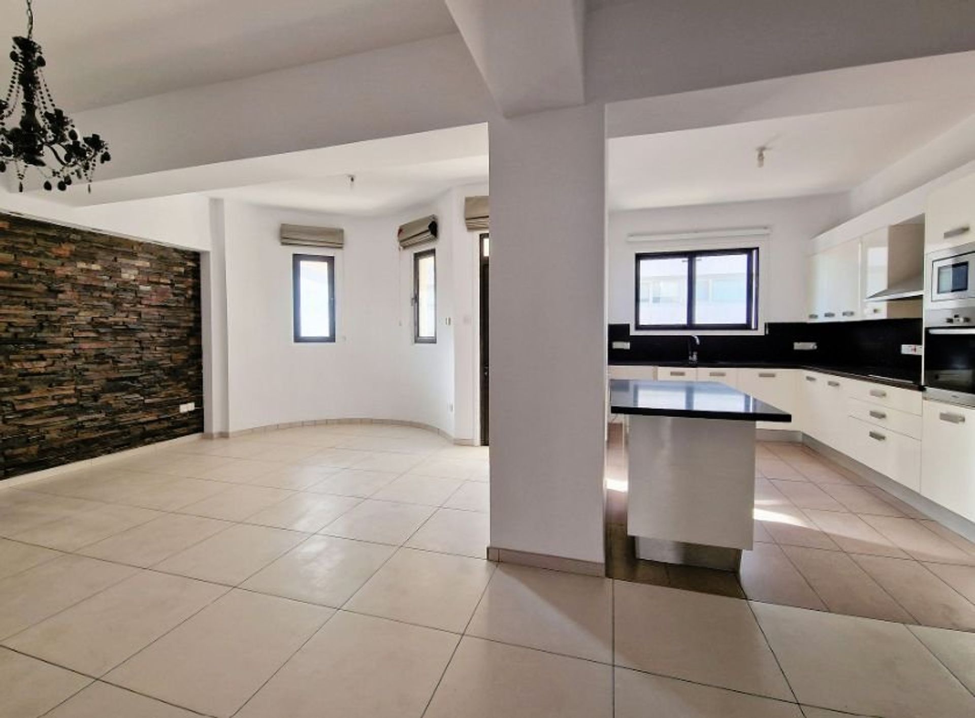 Condominio en Nicosia, Nicosia 12609109