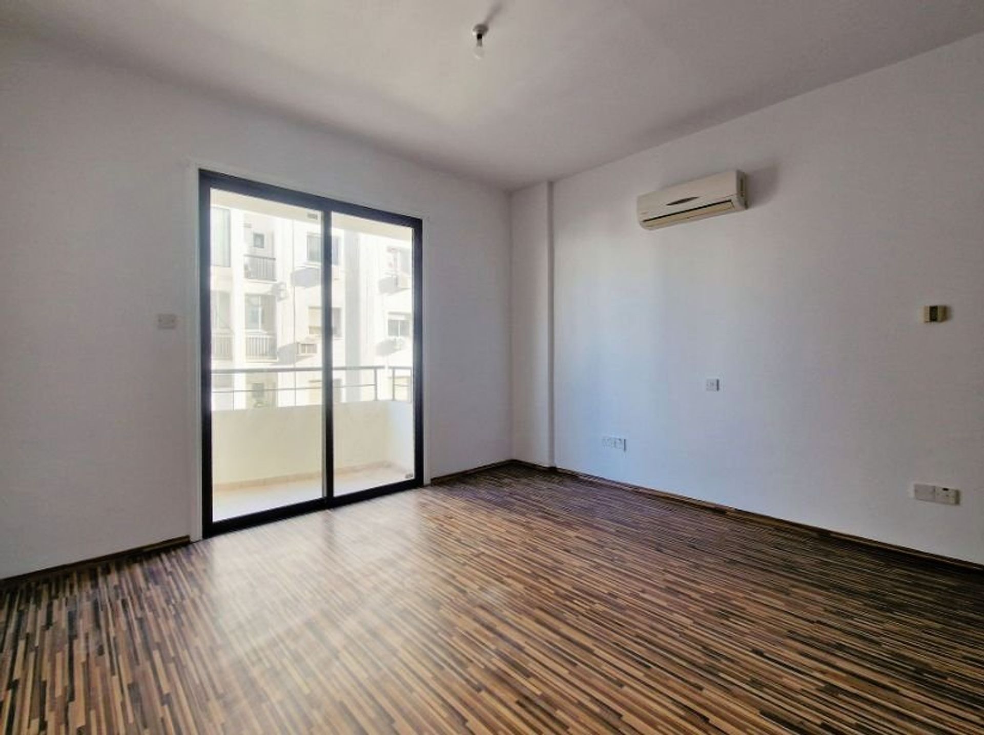 Condominio en Nicosia, Nicosia 12609109