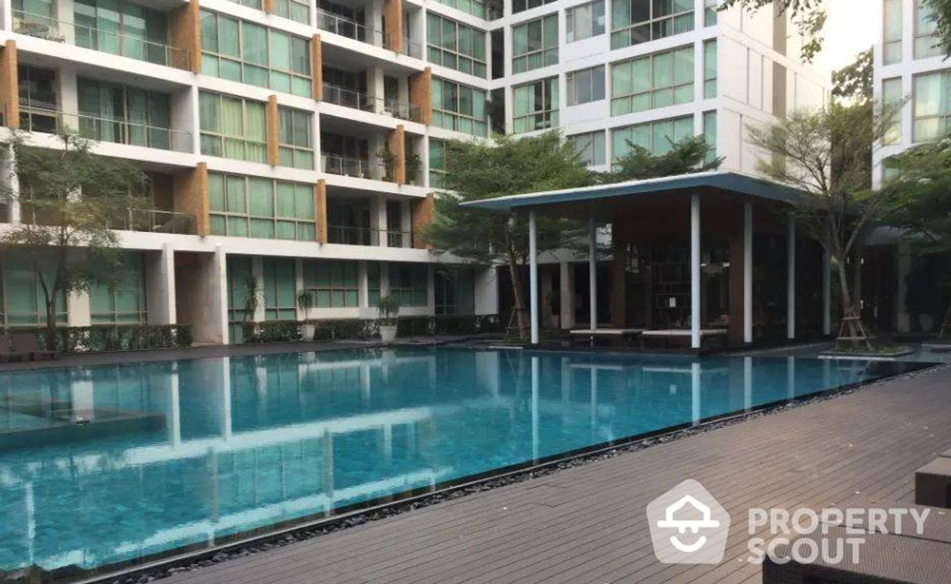 Condominium in Watthana, Krung Thep Maha Nakhon 12610039