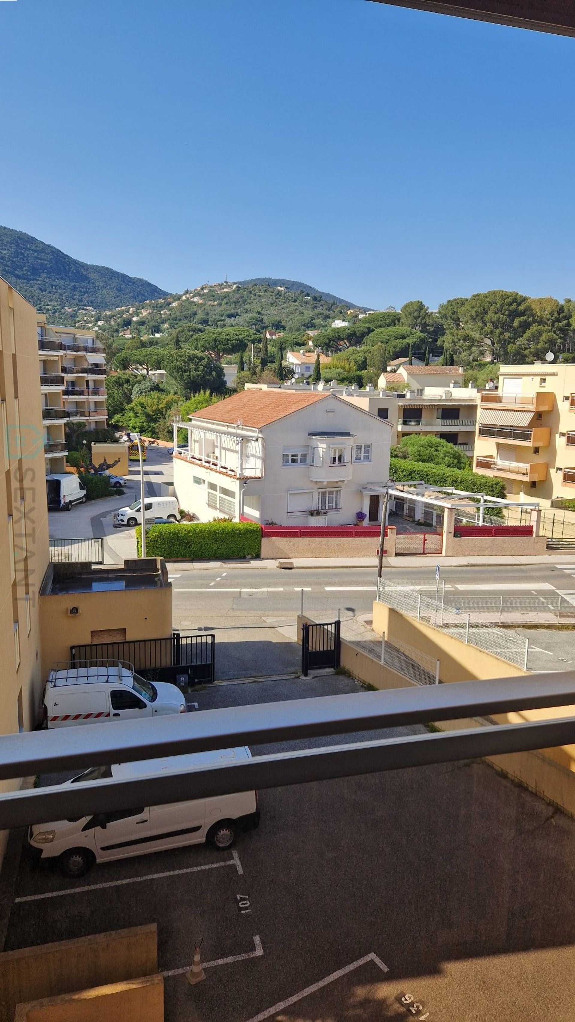 Condominio en Cavalaire-sur-Mer, Provence-Alpes-Côte d'Azur 12612959