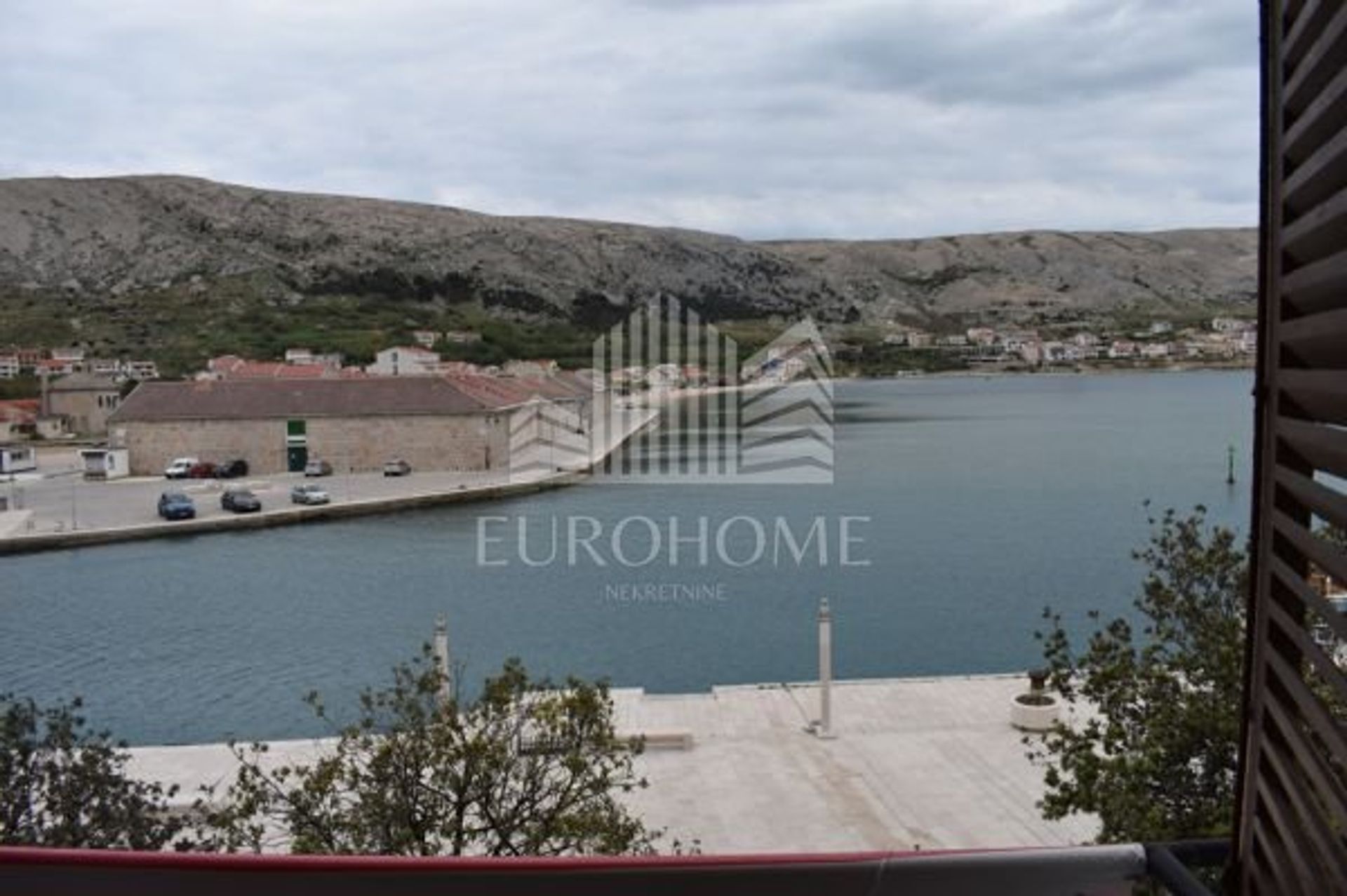 Condominio en Pag, Zadar County 12613142