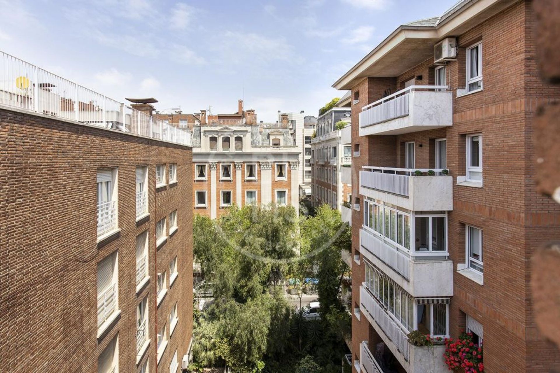 Condominio en Barcelona, Cataluña 12613431