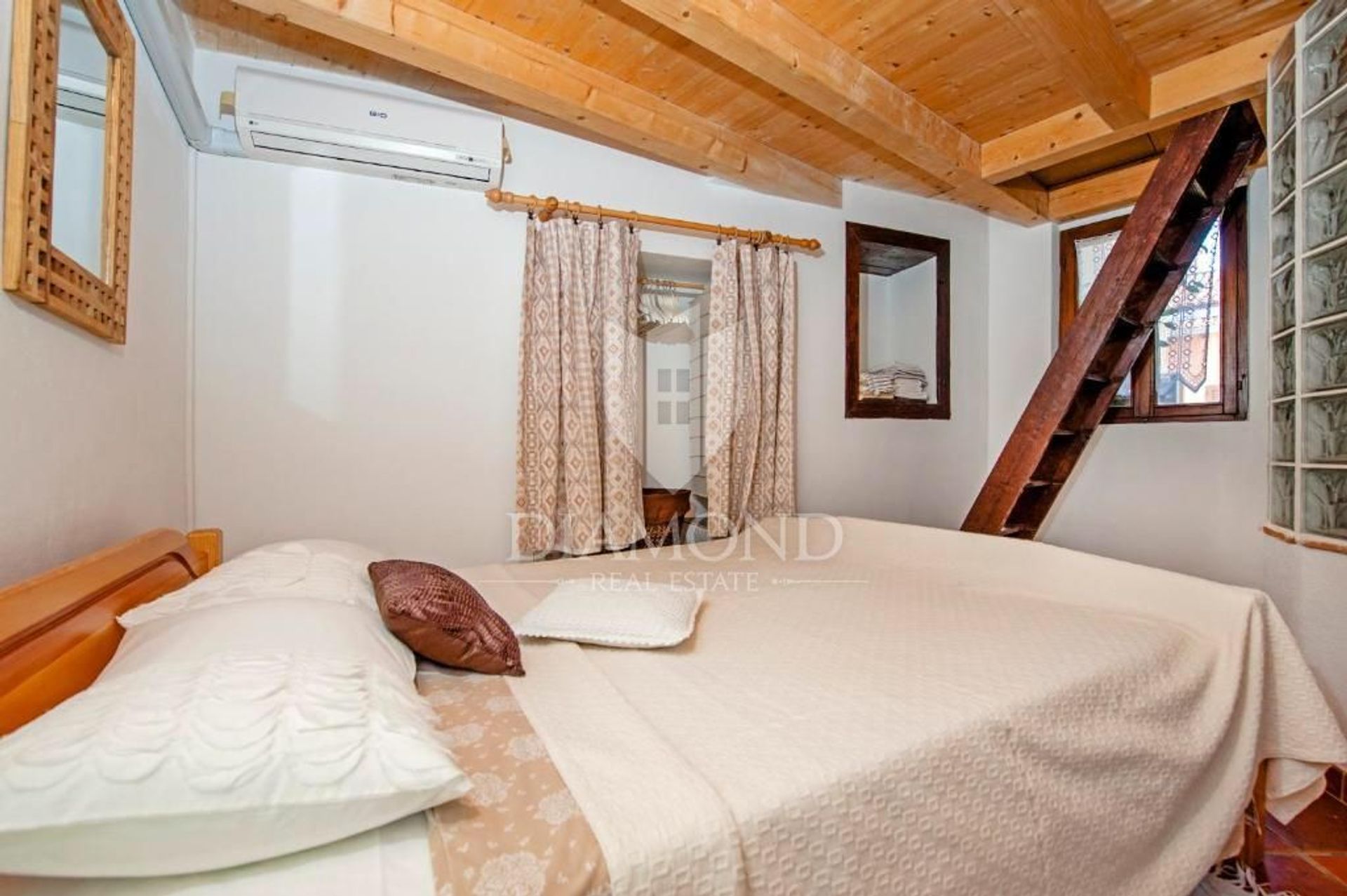 Condominium in Rovinj, Istria County 12615186