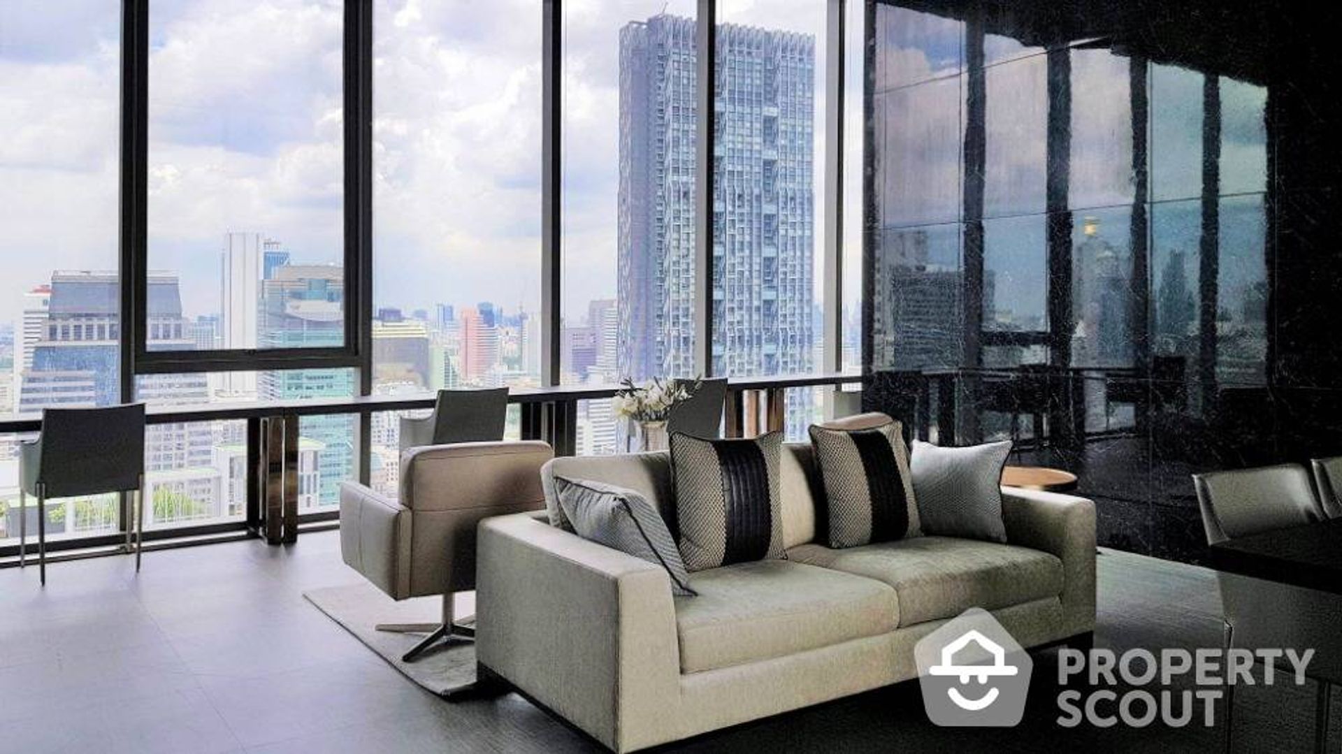 Condominio en satón, Krung Thep Maha Nakhon 12618971