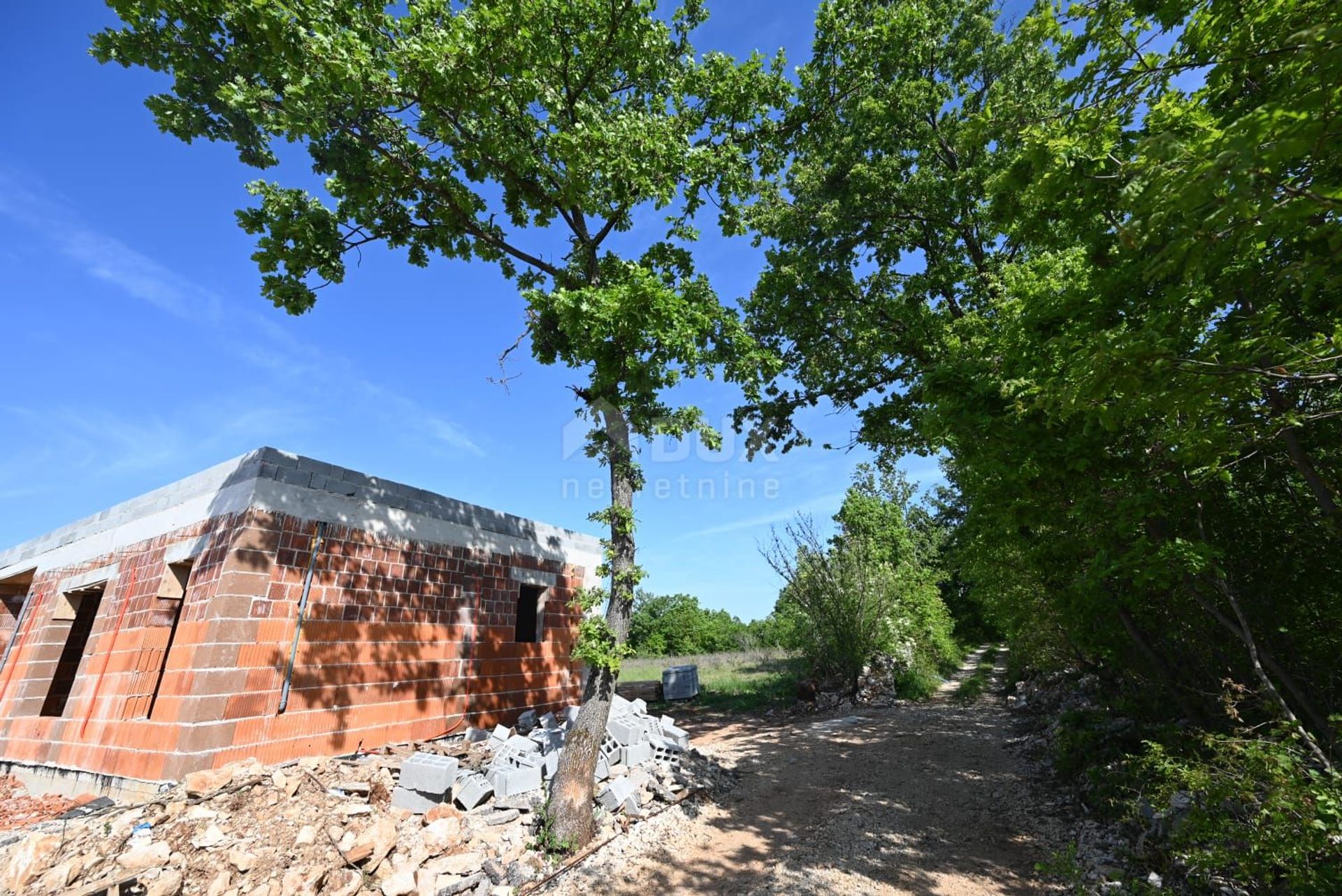 House in Svetvinčenat, Istria County 12620618