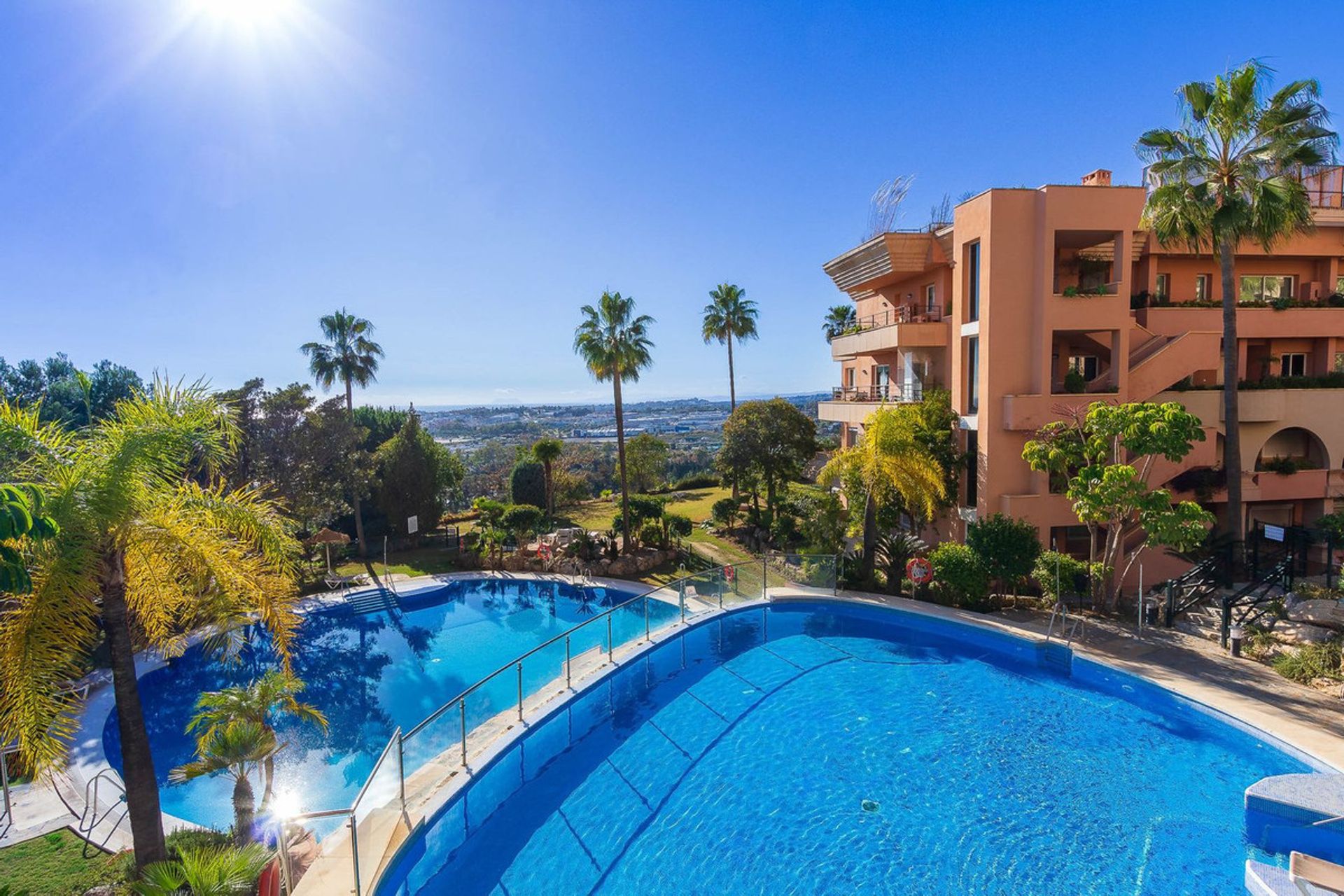 Condominium in Marbella, Andalucía 12626908