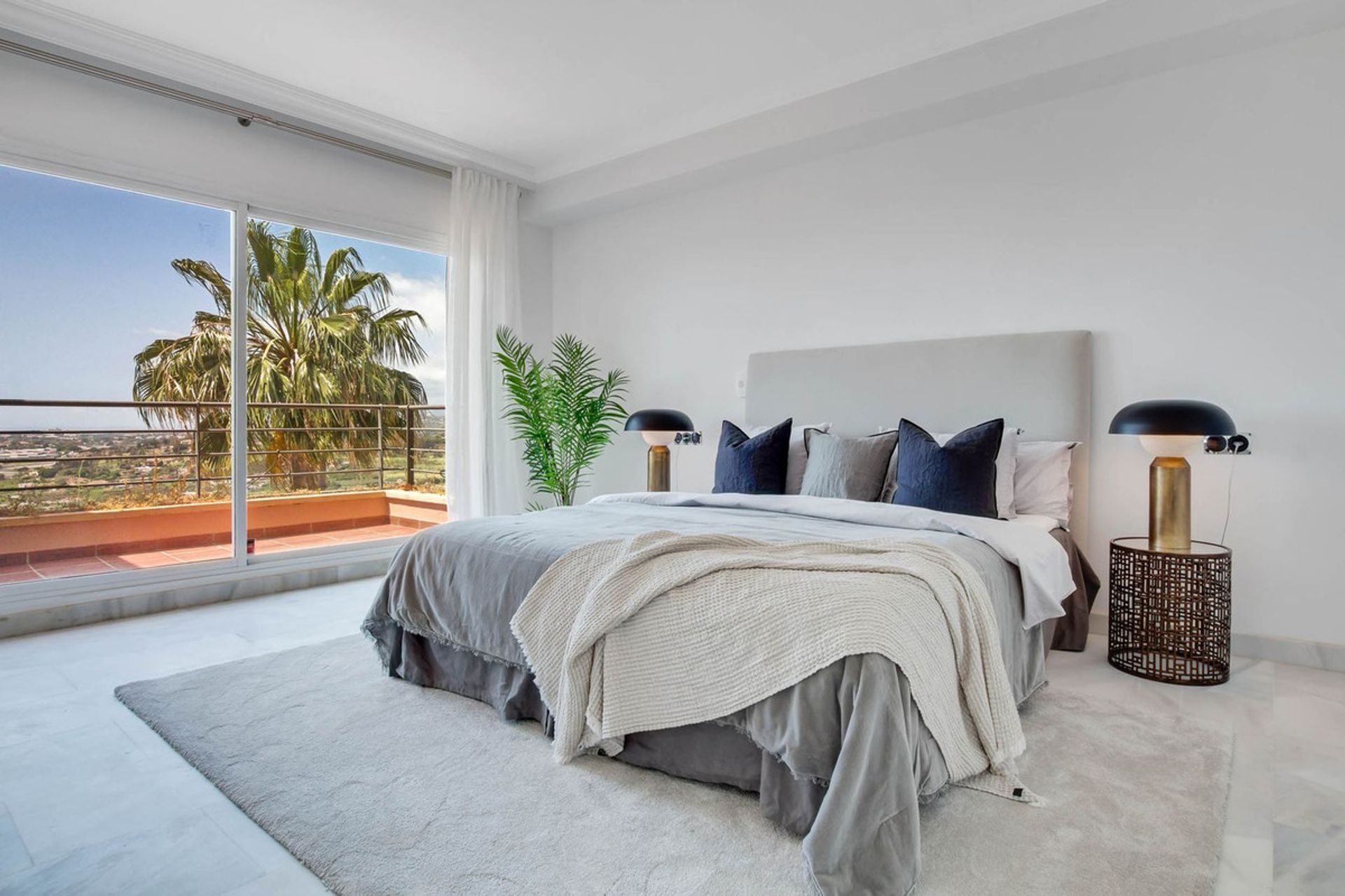 Condominium in Marbella, Andalucía 12626908