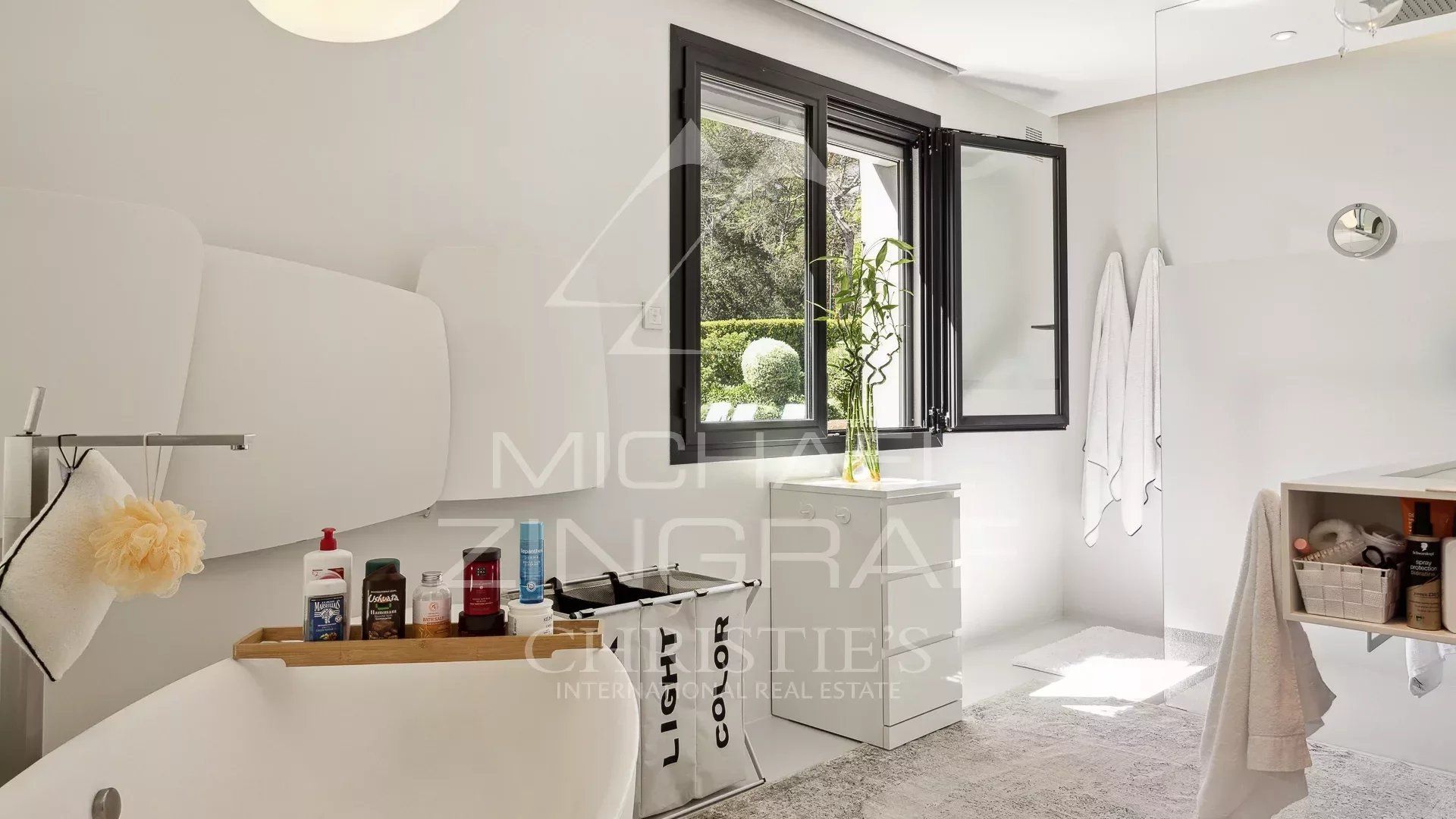 rumah dalam Mougins, Alpes-Maritimes 12628477