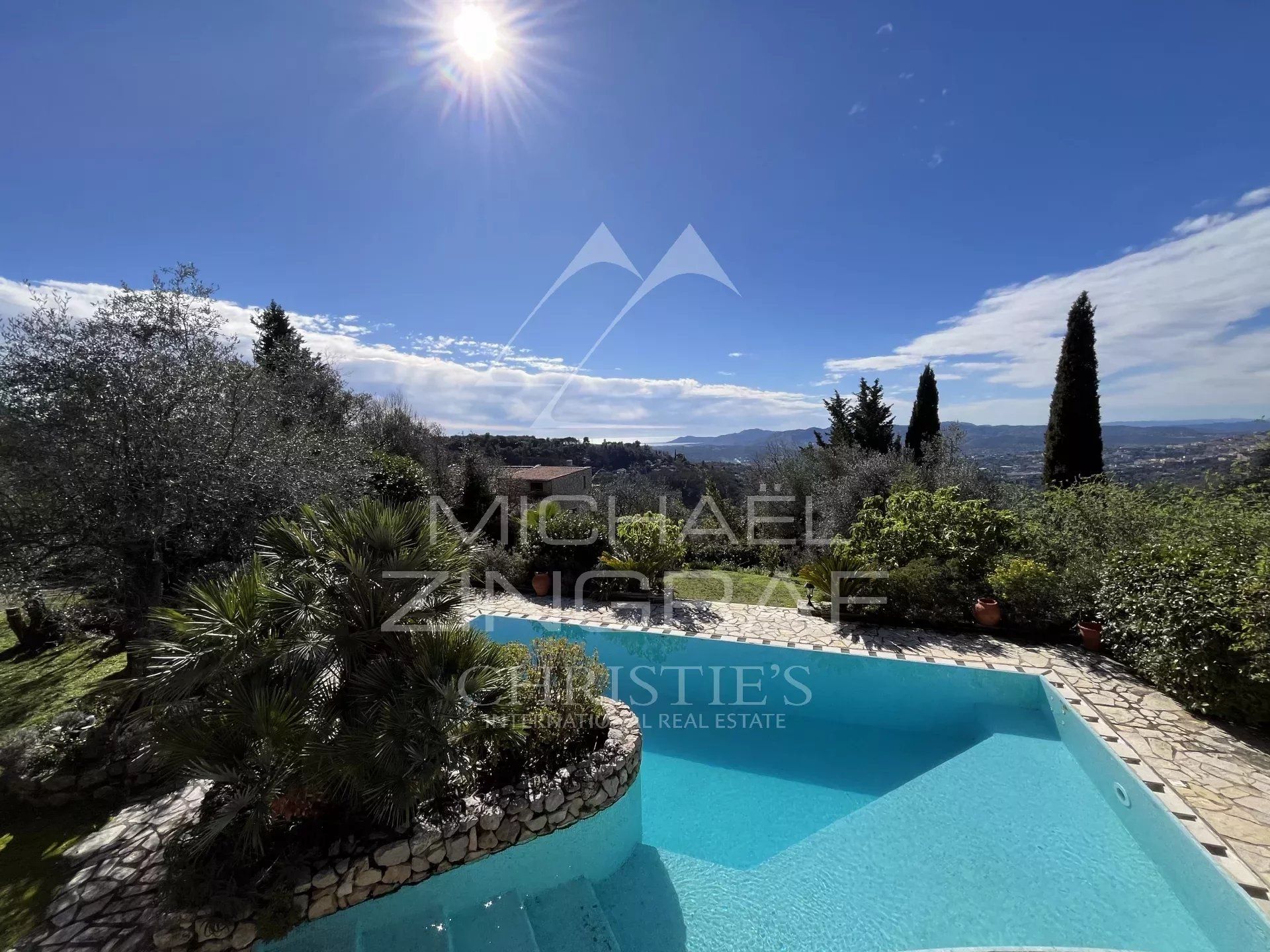 casa en Châteauneuf-Grasse, Provenza-Alpes-Costa Azul 12628505