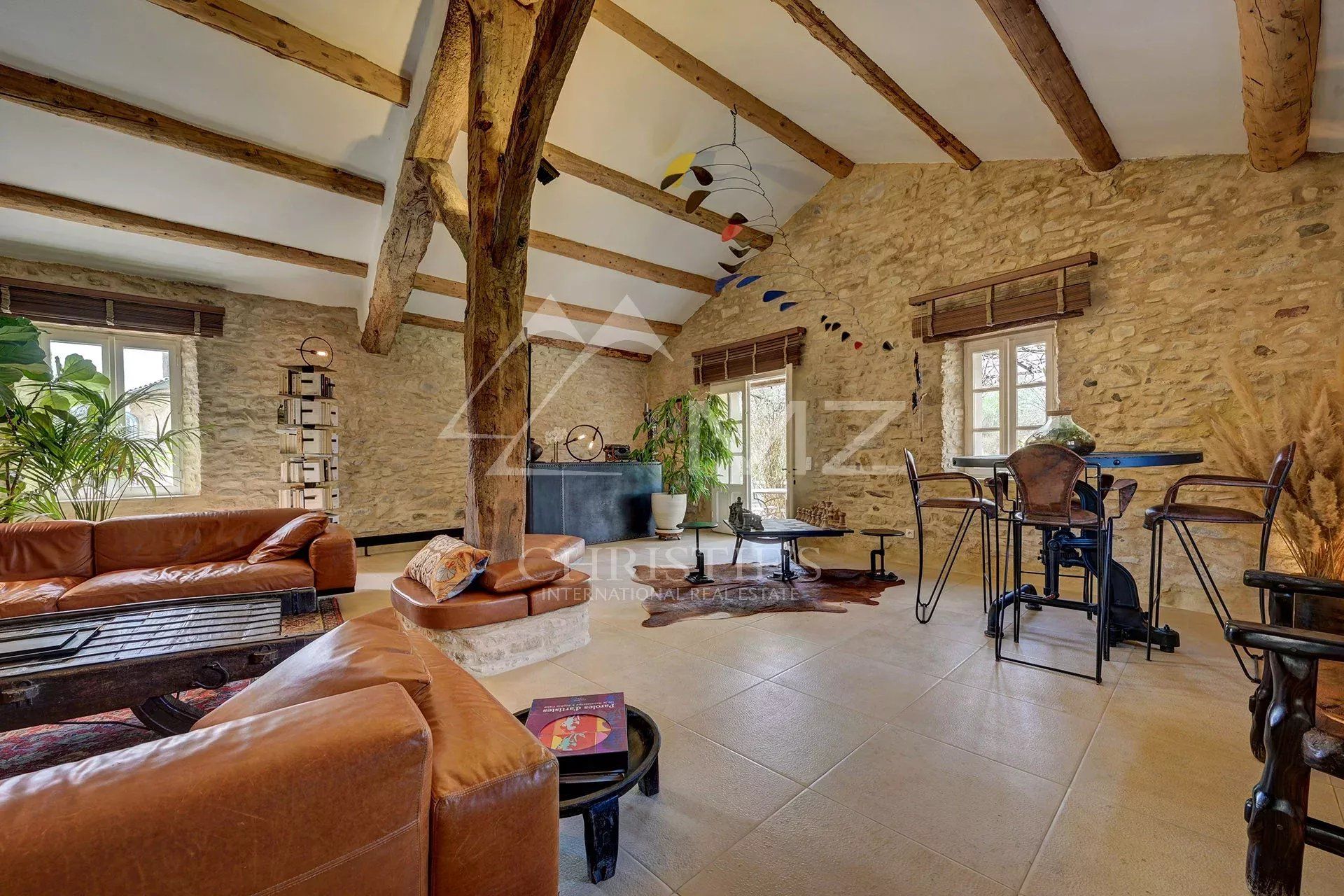 تجاري في Forcalquier, Alpes-de-Haute-Provence 12628574