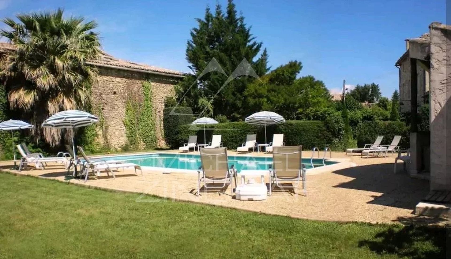 rumah dalam Uzes, Occitanie 12628595