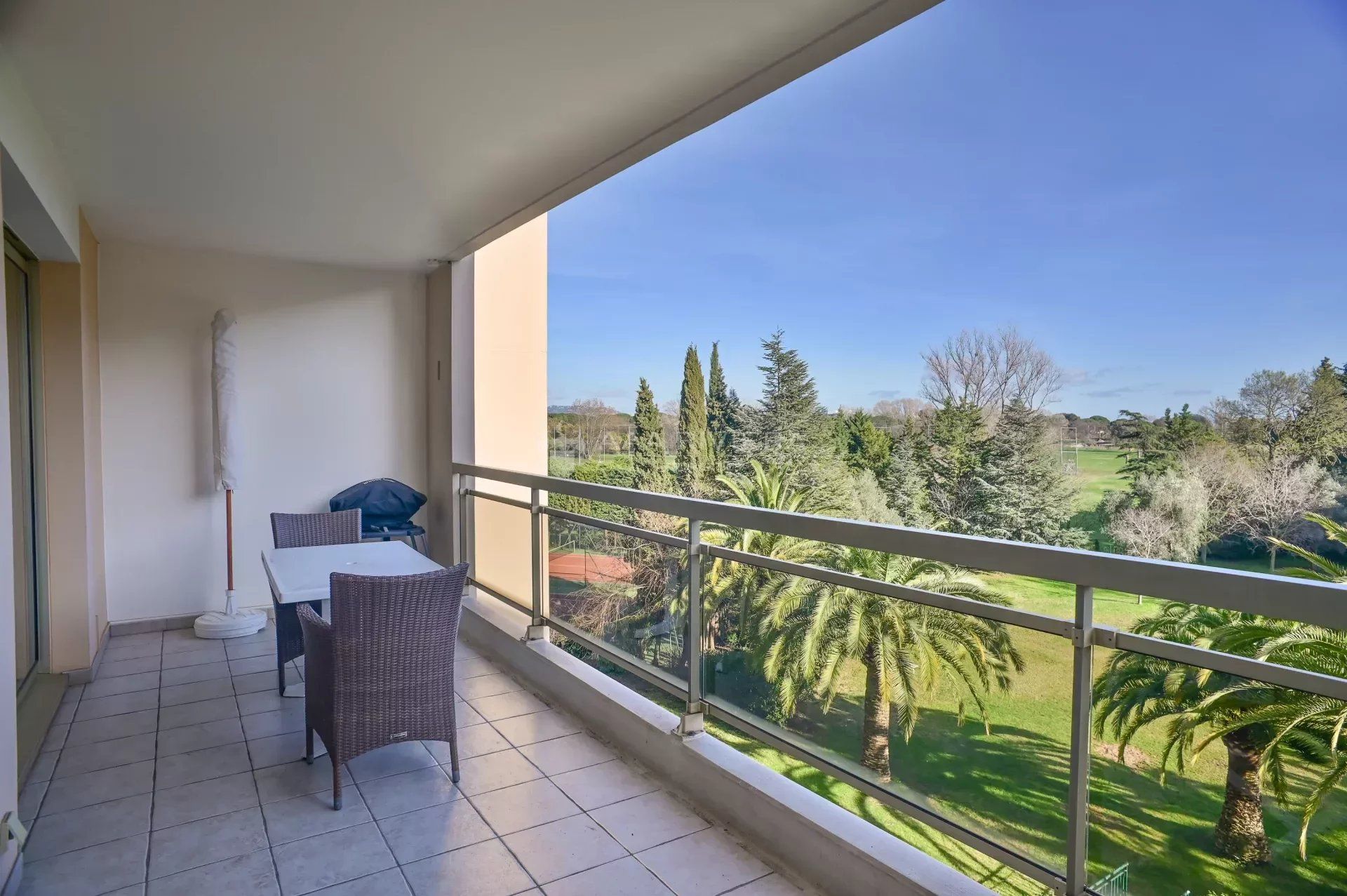 Кондоминиум в Mandelieu-la-Napoule, Alpes-Maritimes 12628708