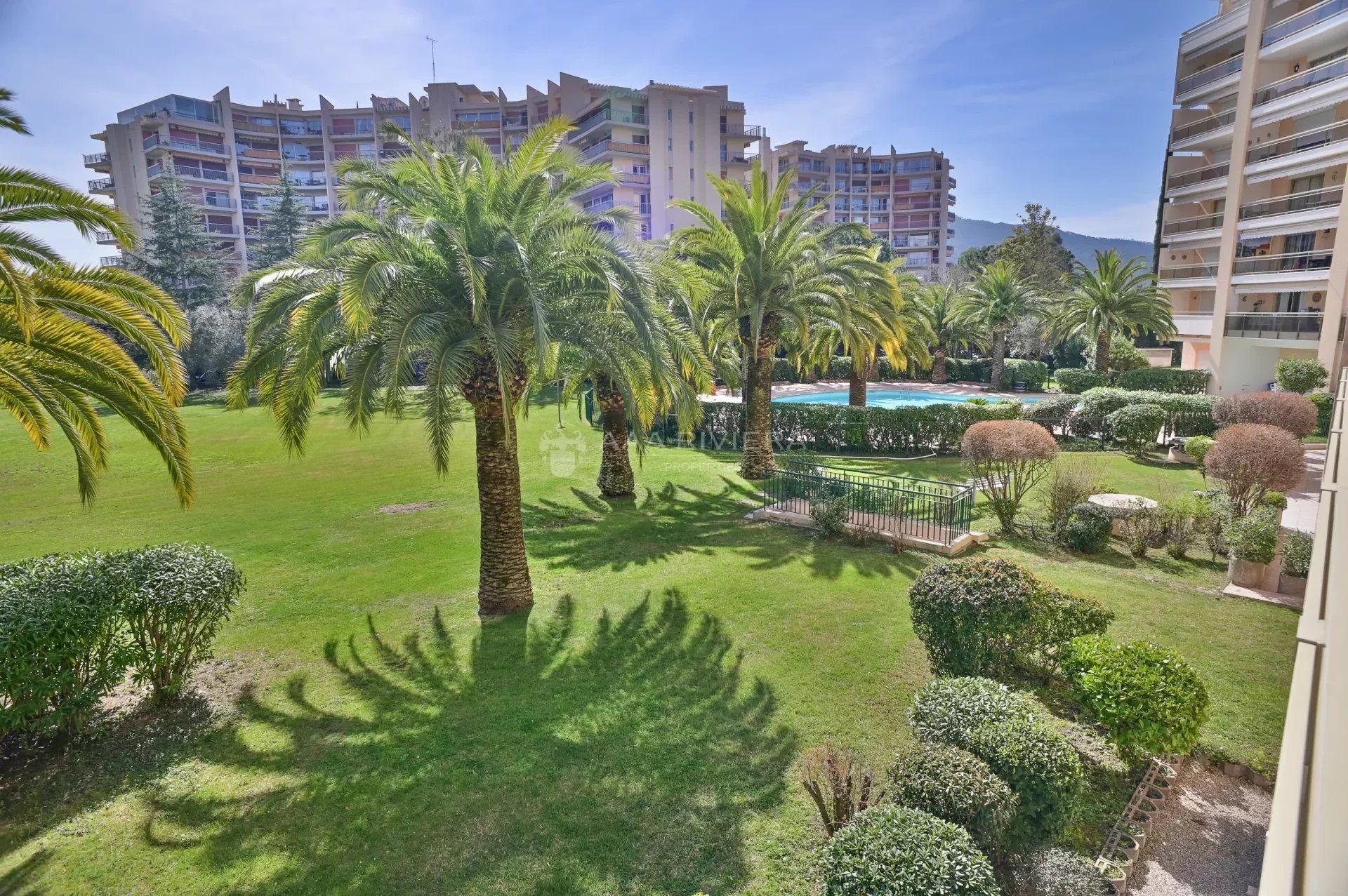 Condominium dans Mandelieu-la-Napoule, Alpes-Maritimes 12628718