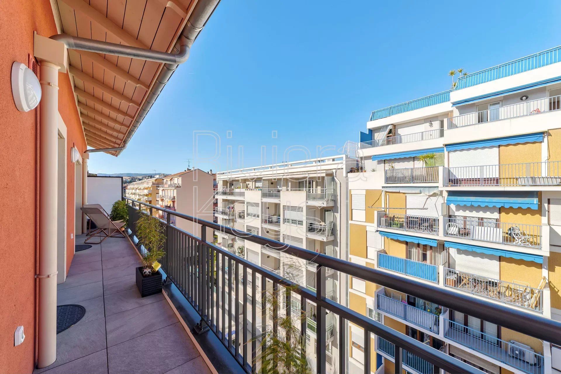 Condominium in Nice, Alpes-Maritimes 12628825