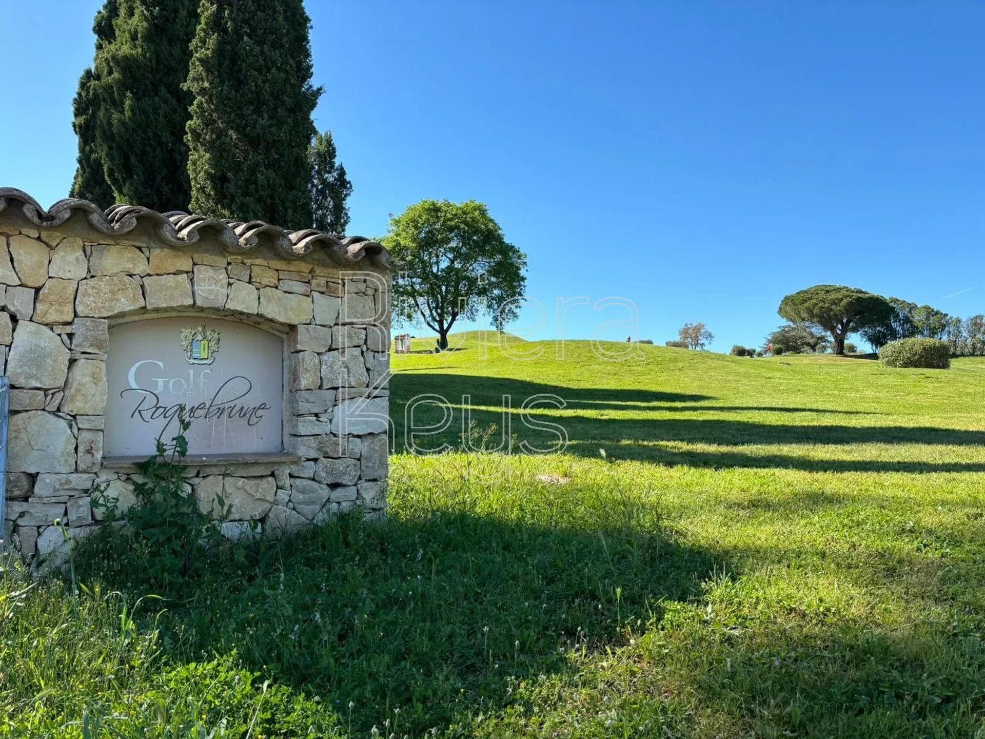 بيت في Roquebrune-sur-Argens, Var 12628826