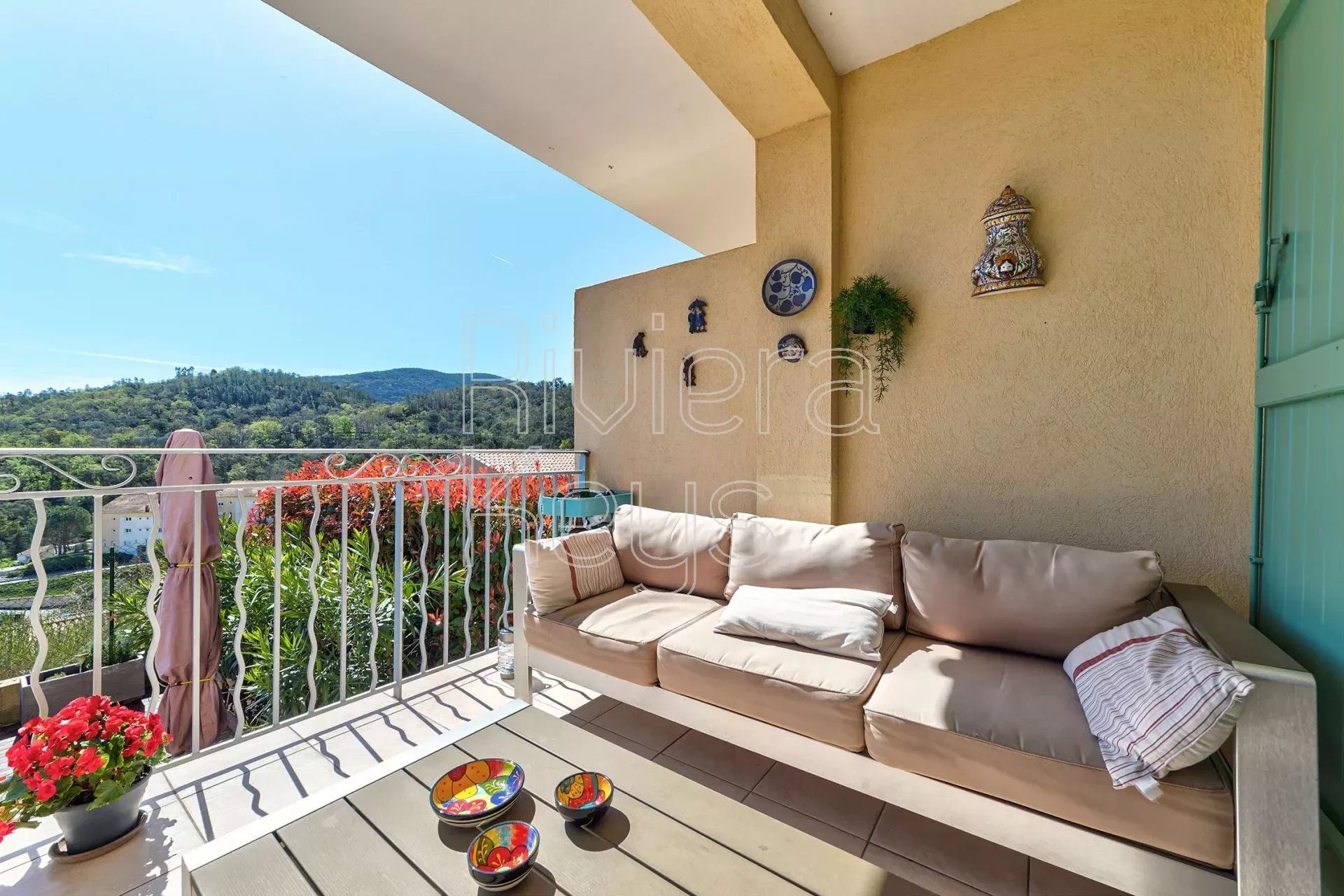 Multiple Houses in Roquebrune-sur-Argens, Provence-Alpes-Cote d'Azur 12628827