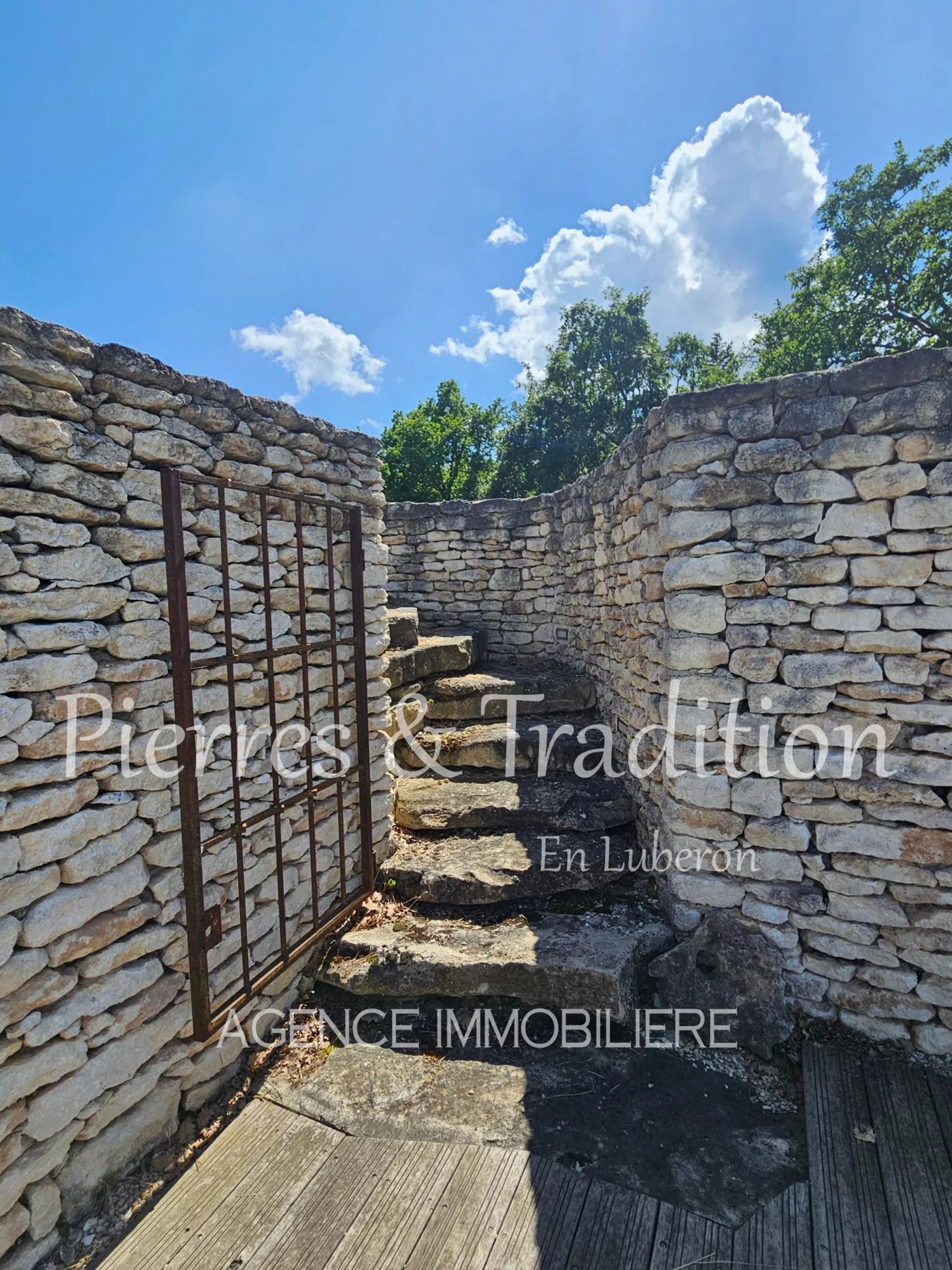 Rumah di Bonnieux, Vaucluse 12628871