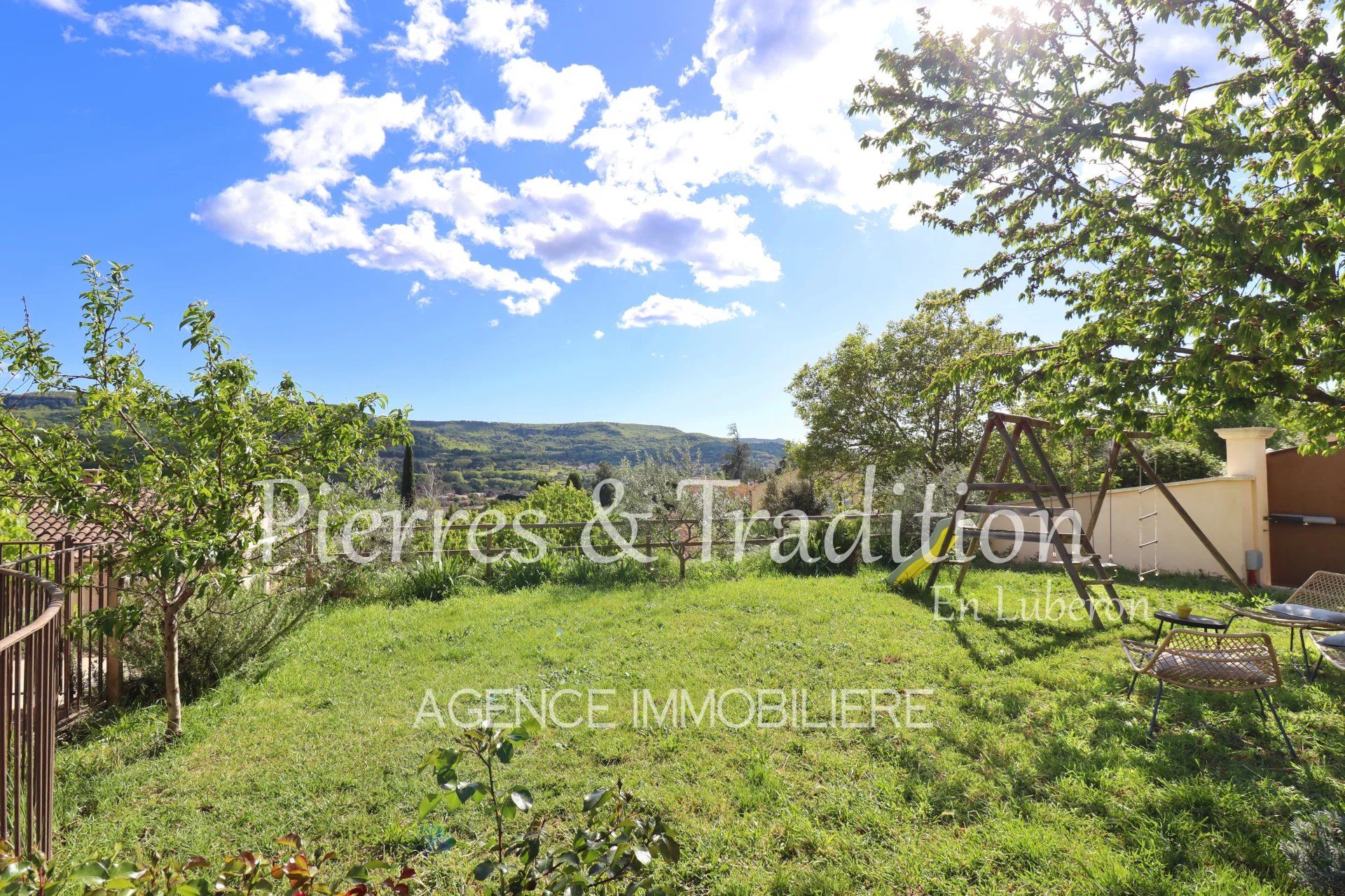 Hus i Apt, Provence-Alpes-Cote d'Azur 12628875