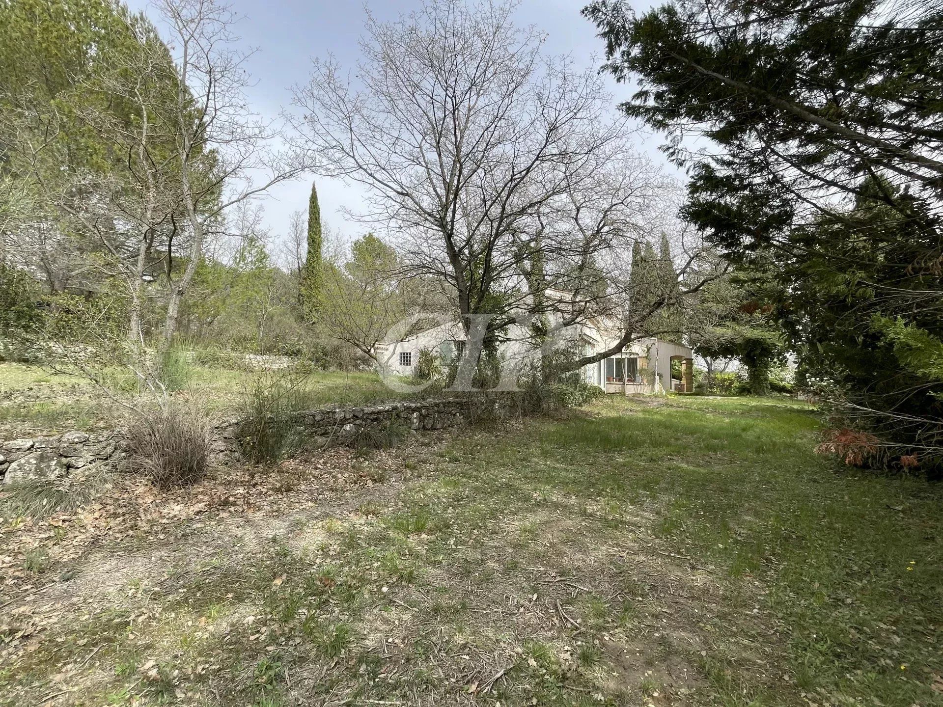 casa en Saint-Cannat, Bouches-du-Rhône 12629325