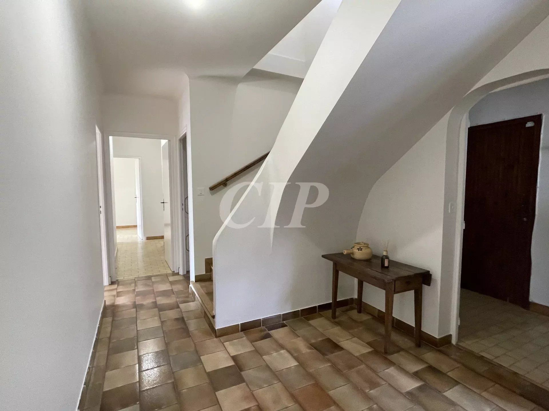 casa en Saint-Cannat, Bouches-du-Rhône 12629325