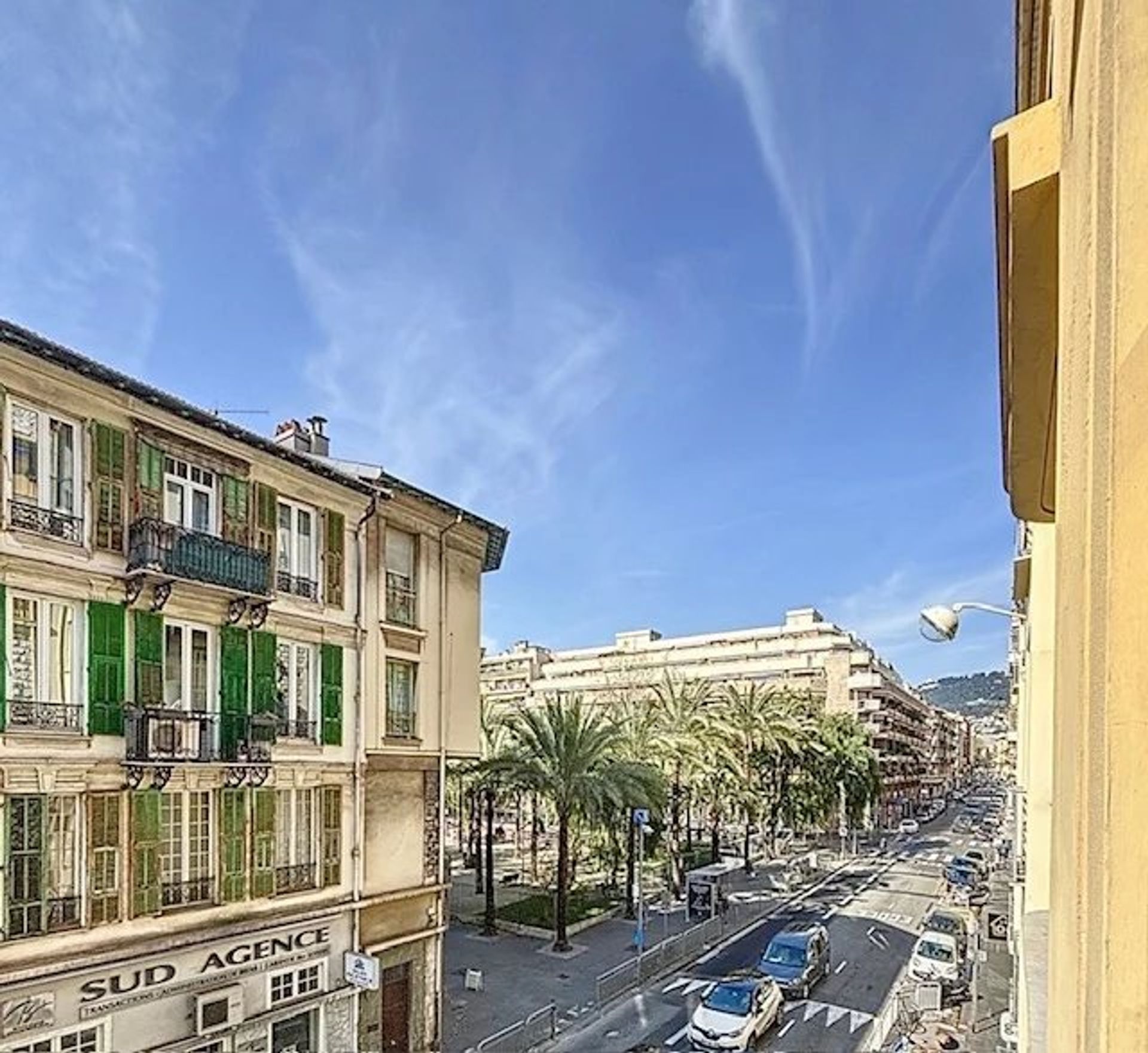 Condominium in Nice, Alpes-Maritimes 12629503