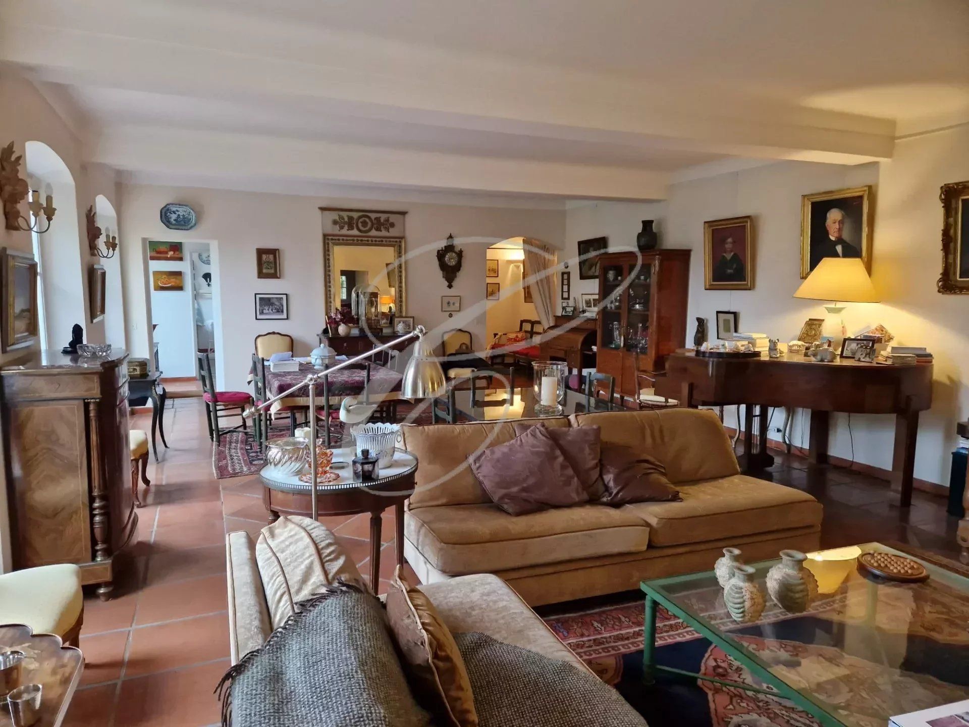 אַחֵר ב Mougins, Alpes-Maritimes 12629586