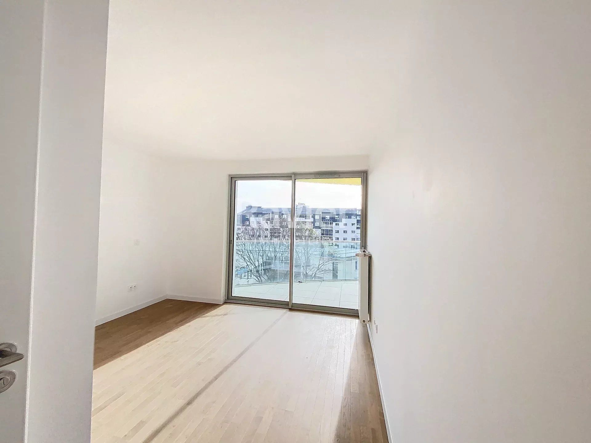 Condominio nel Suresnes, Hauts-de-Seine 12629607