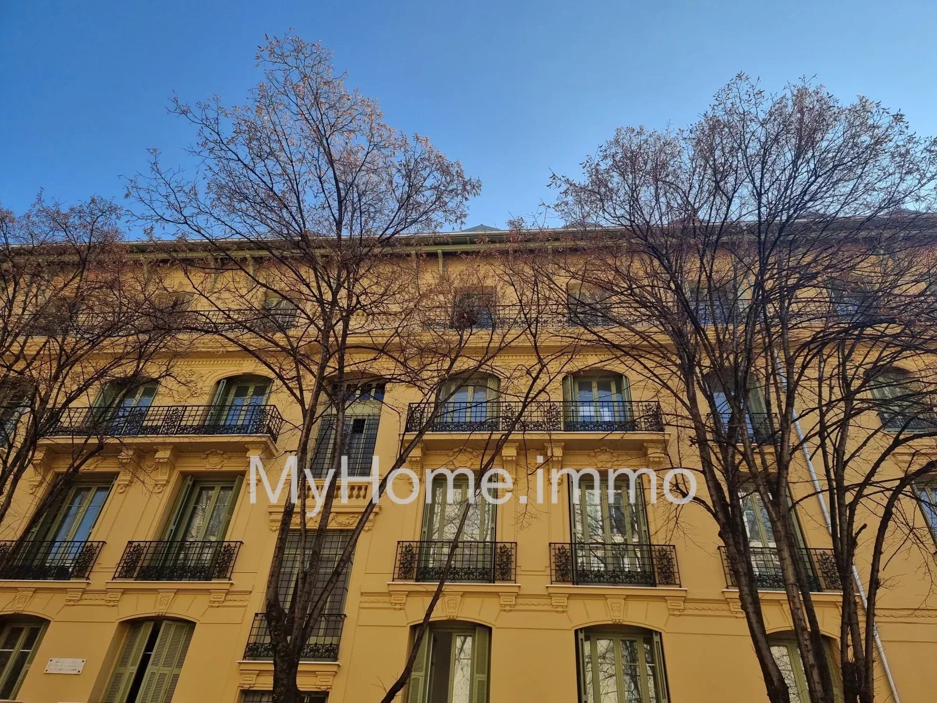 Condominium in Nice, Alpes-Maritimes 12629621