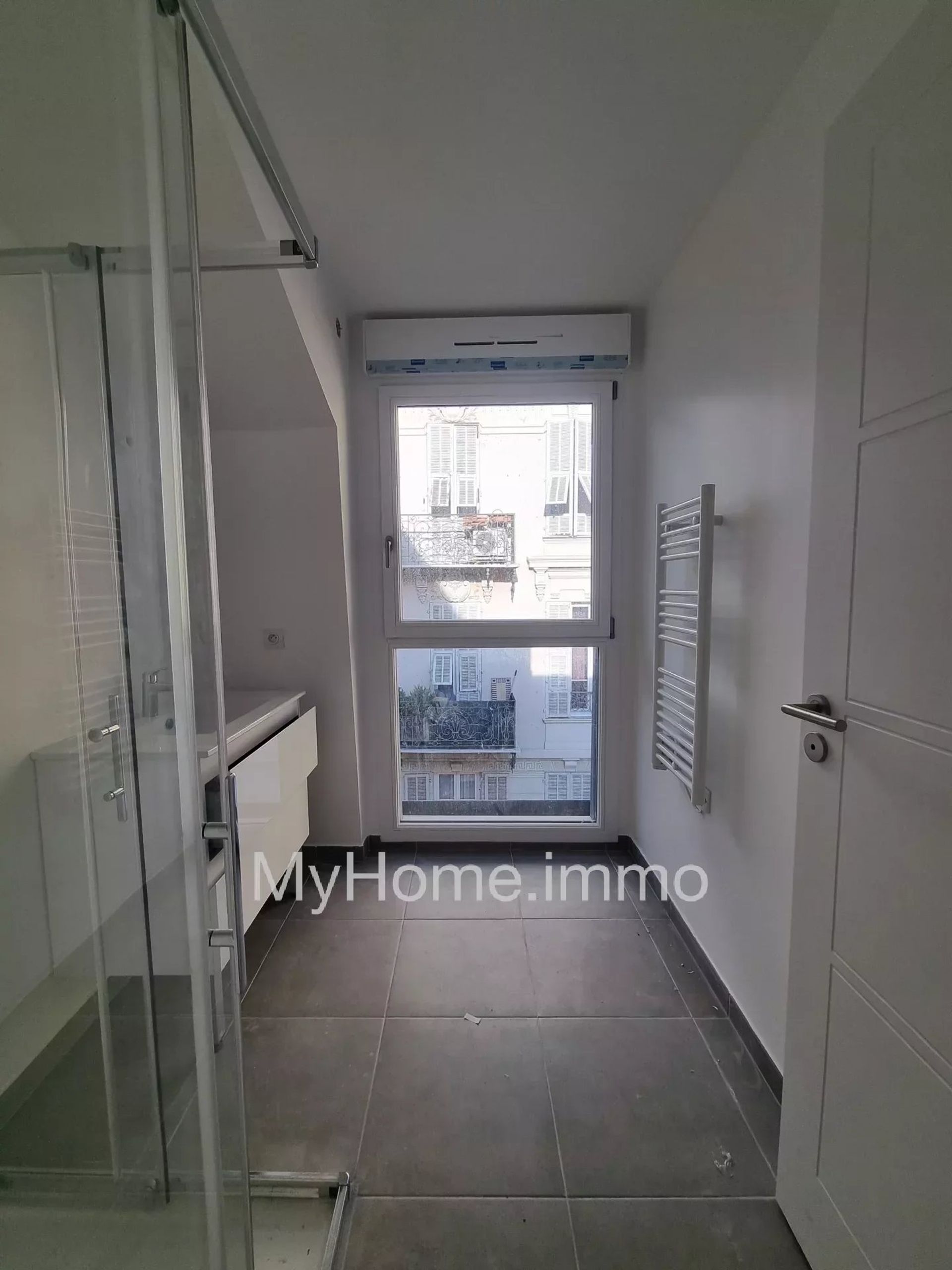 Condominium in Nice, Alpes-Maritimes 12629621