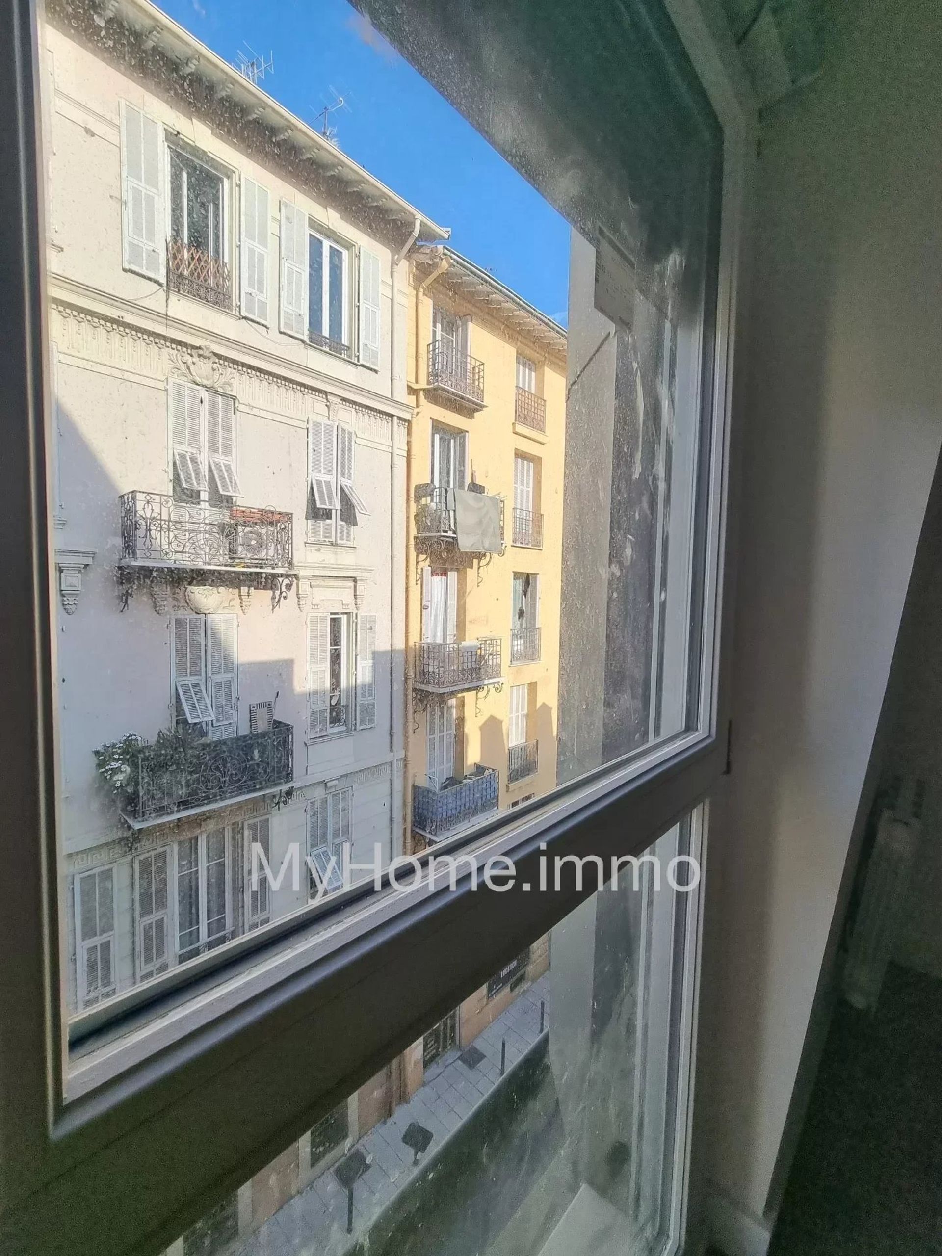 Condominium in Nice, Alpes-Maritimes 12629621