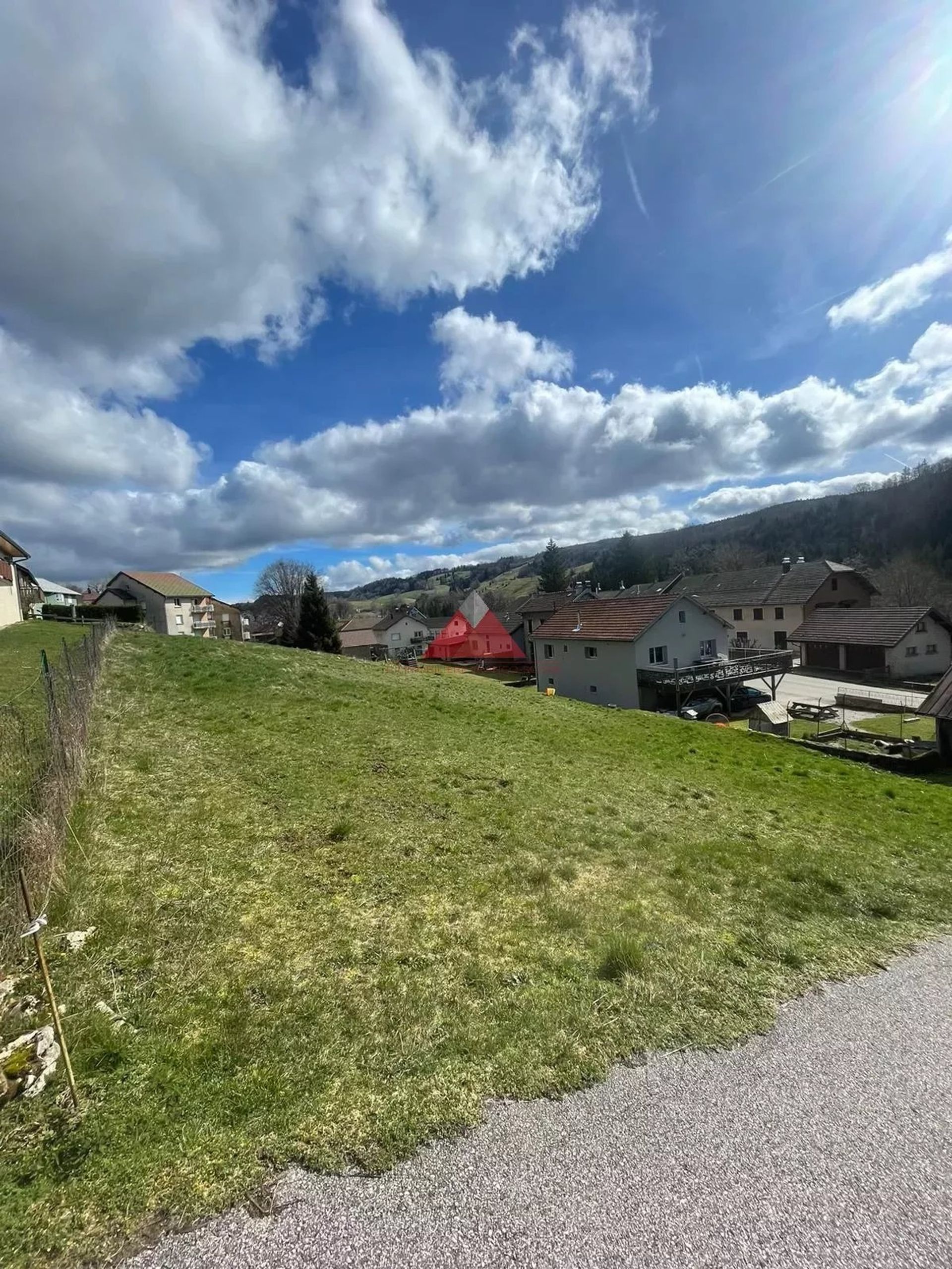 Land in Foncine-le-Haut, Bourgogne-Franche-Comte 12629638