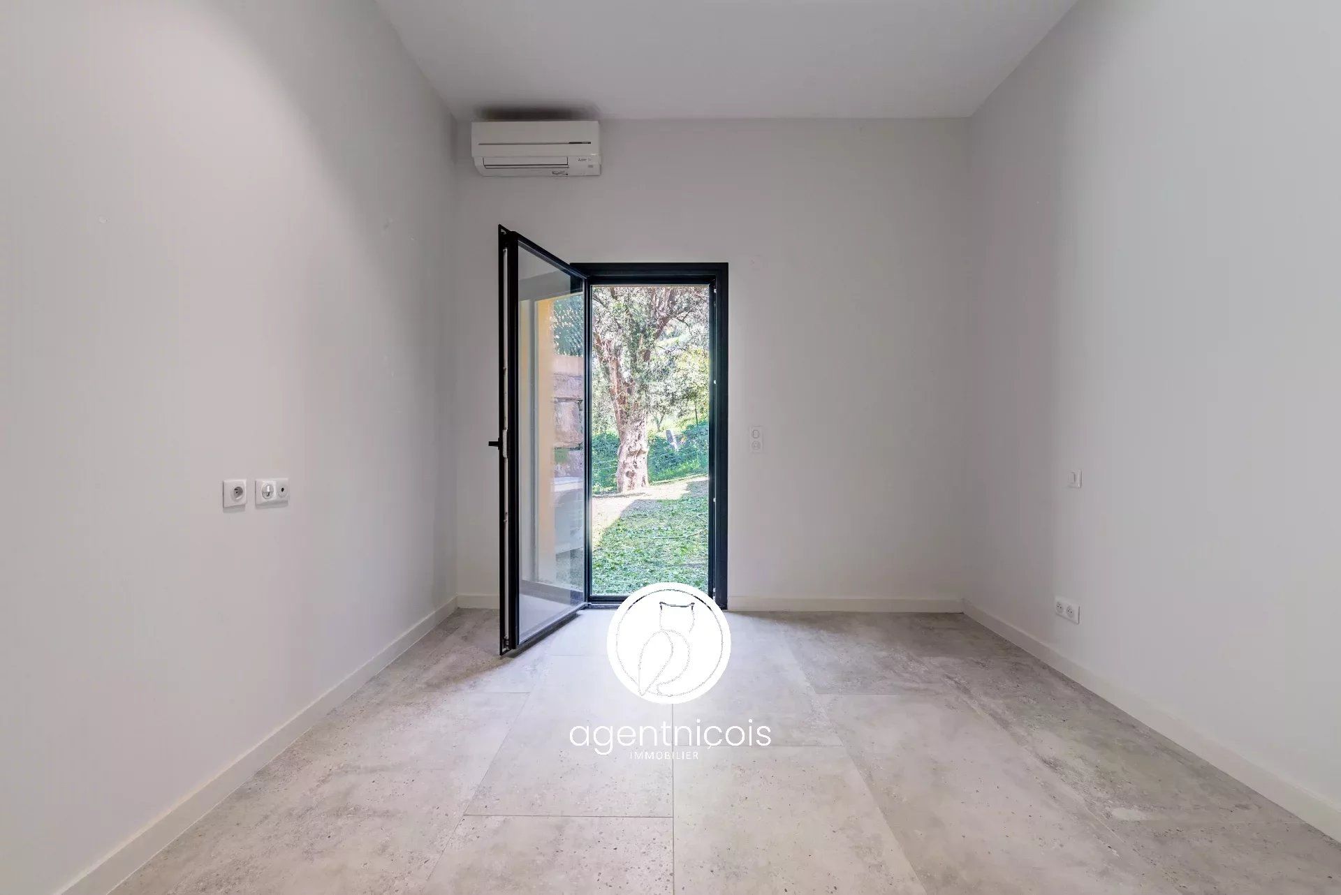 Condominium in Nice, Alpes-Maritimes 12629743