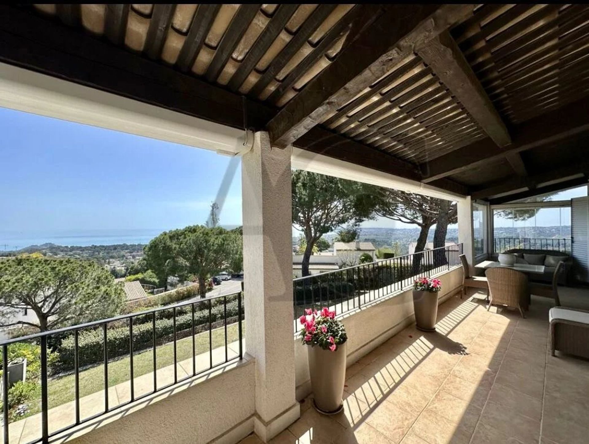 Residential in Villeneuve-Loubet, Alpes-Maritimes 12629818