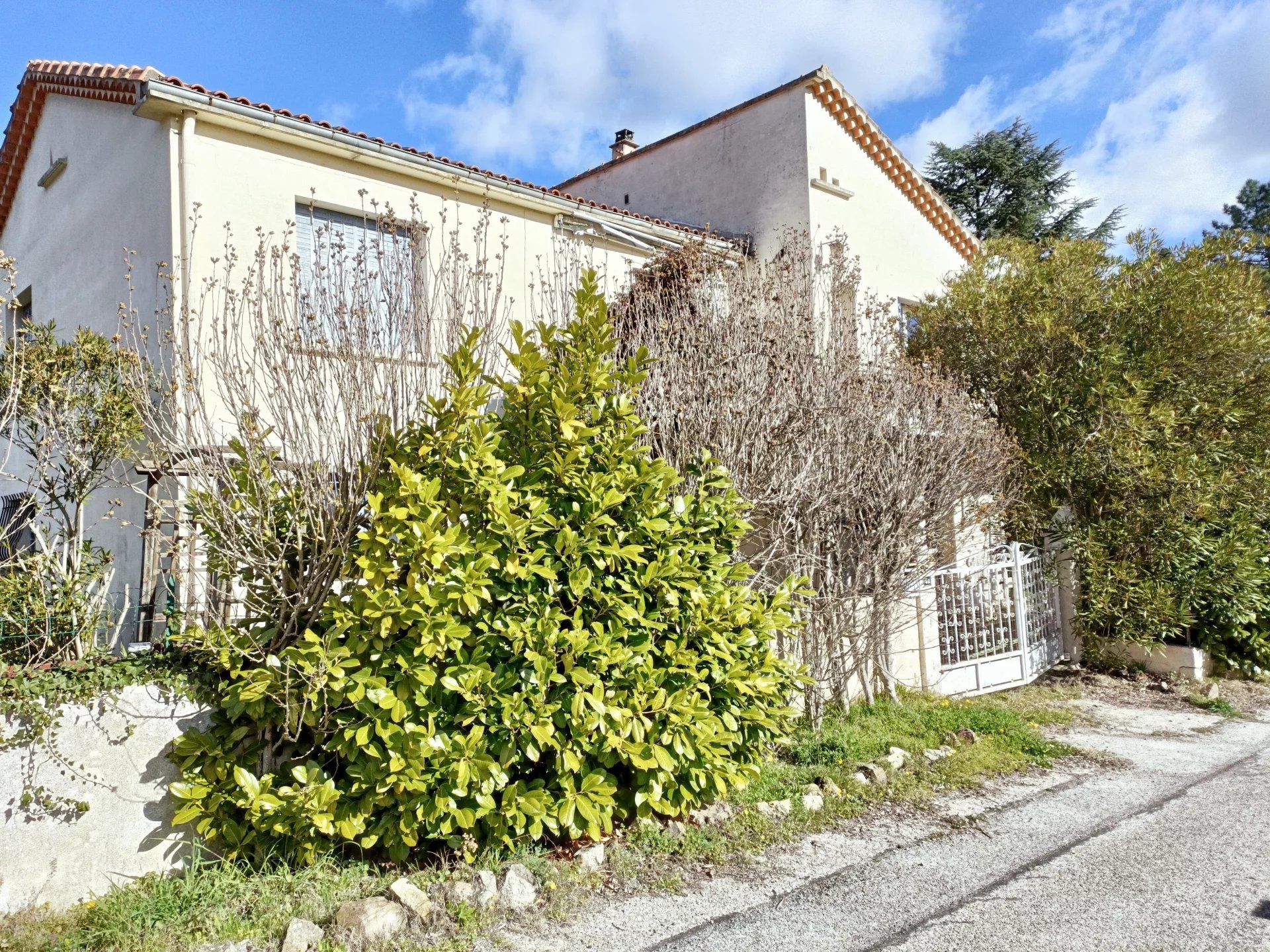 Dom w Saint-Florent-sur-Auzonnet, Occitanie 12629922