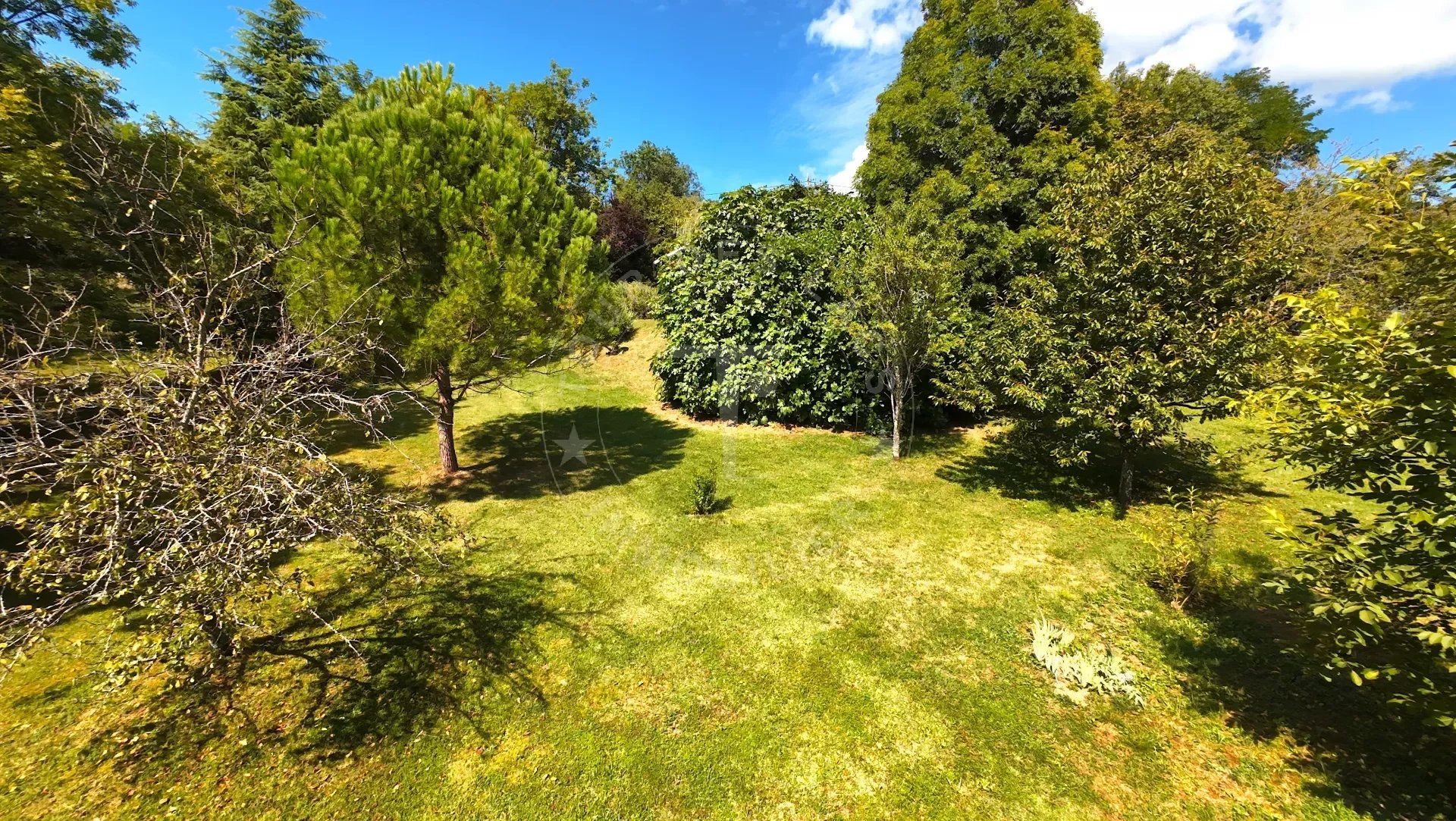 Rumah di Saint-Pierre-de-Curtille, Auvergne-Rhone-Alpes 12630217