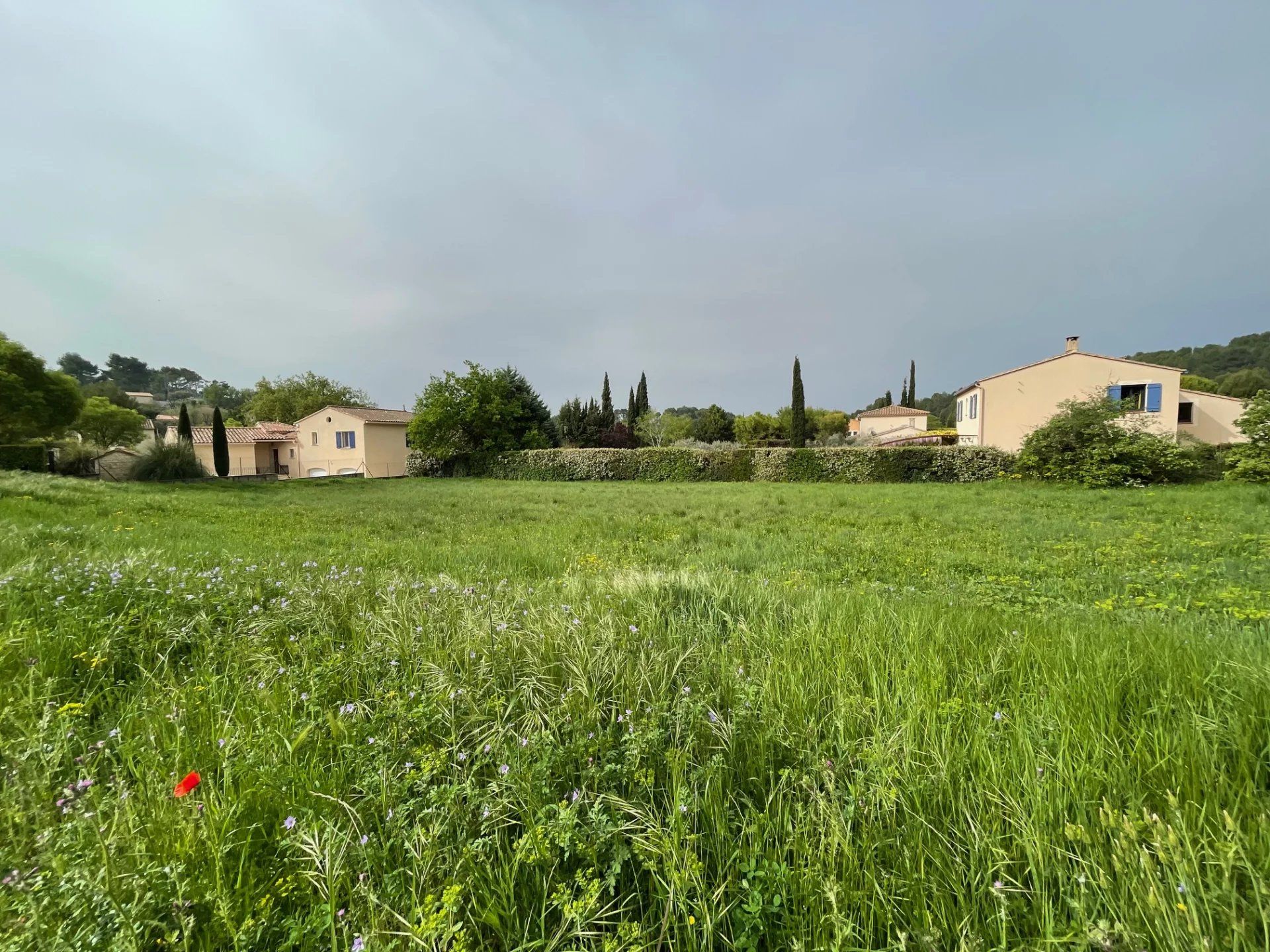 الأرض في Pernes-les-Fontaines, Vaucluse 12630288