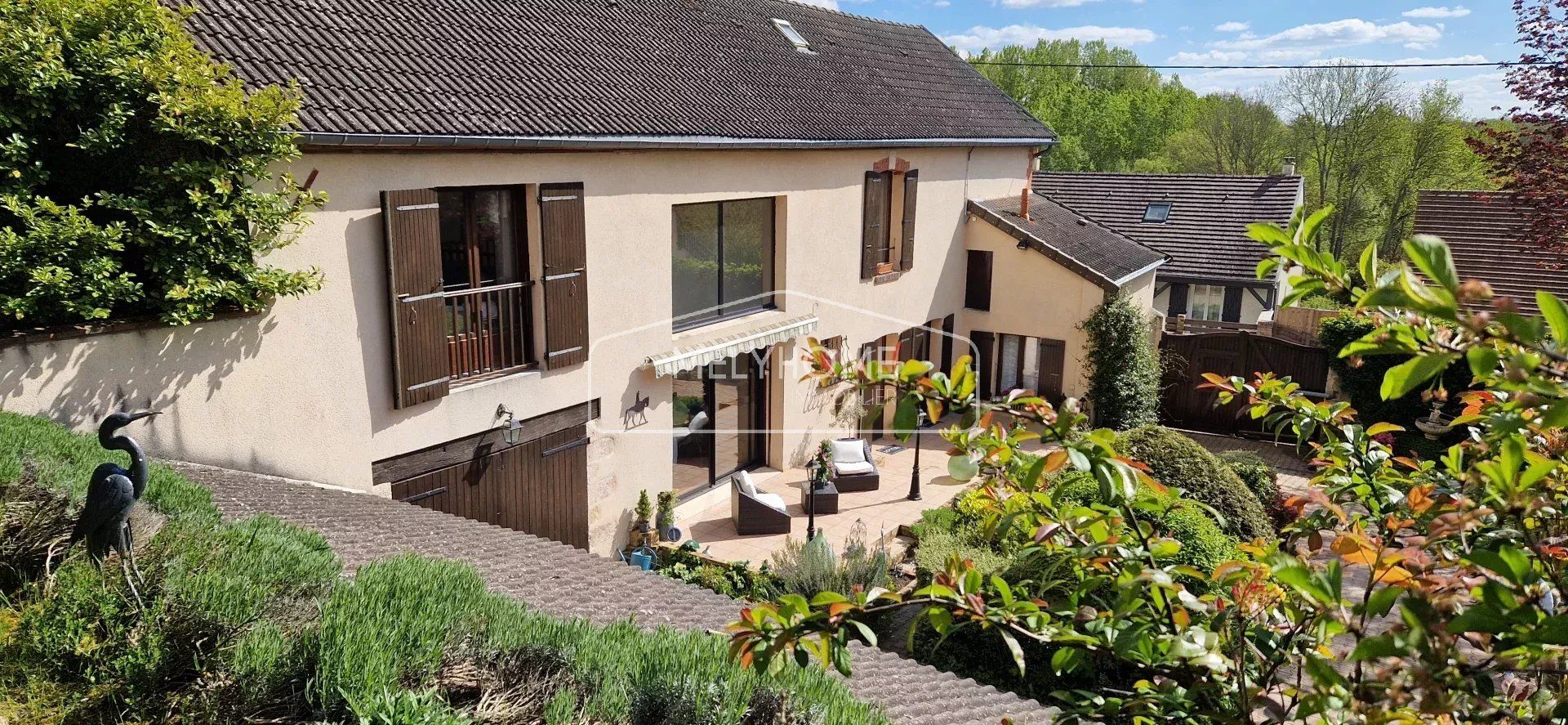 سكني في Gallardon, Eure-et-Loir 12630441