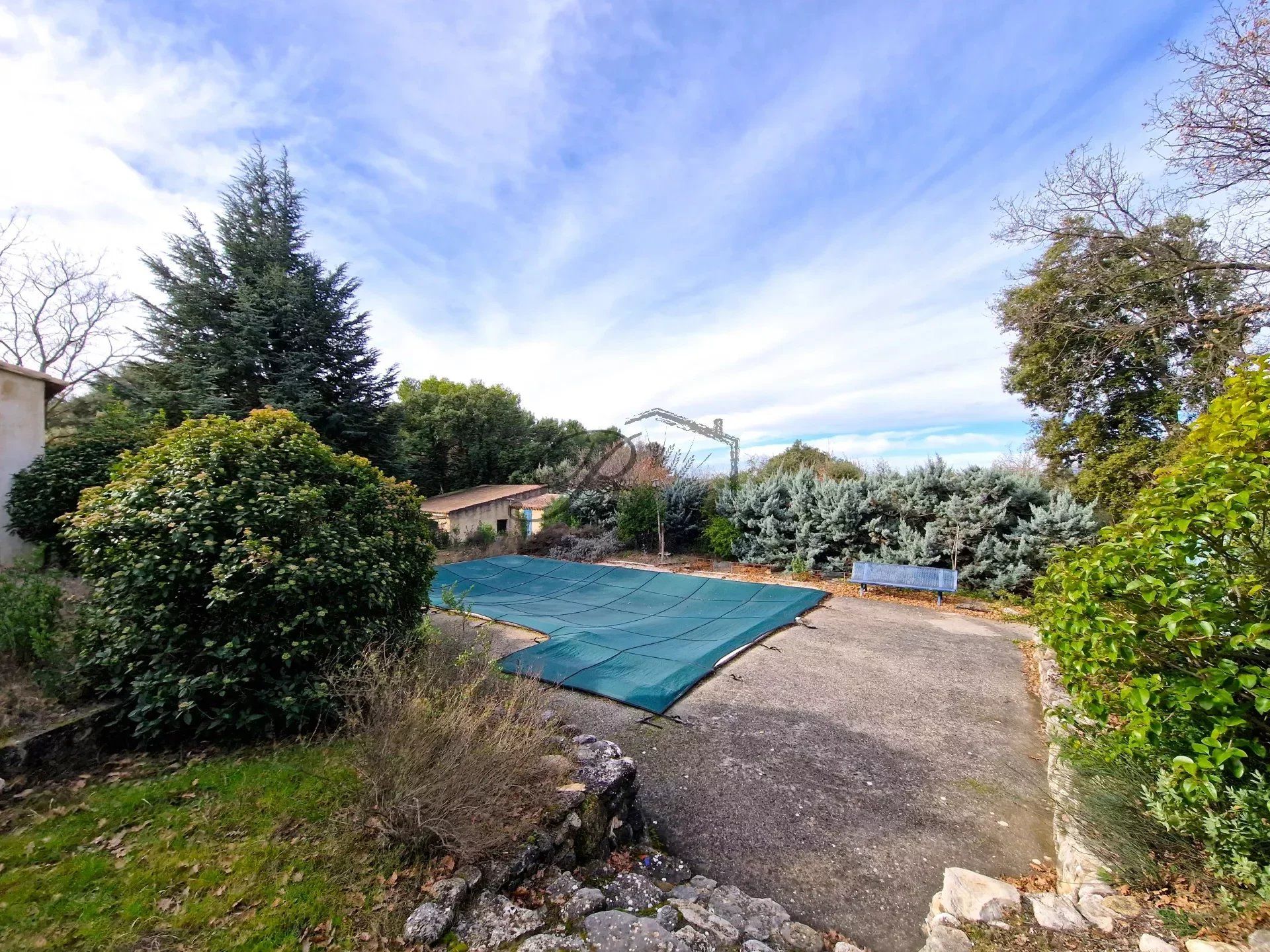 casa en Saint-Martin-de-la-Brasque, Vaucluse 12630479