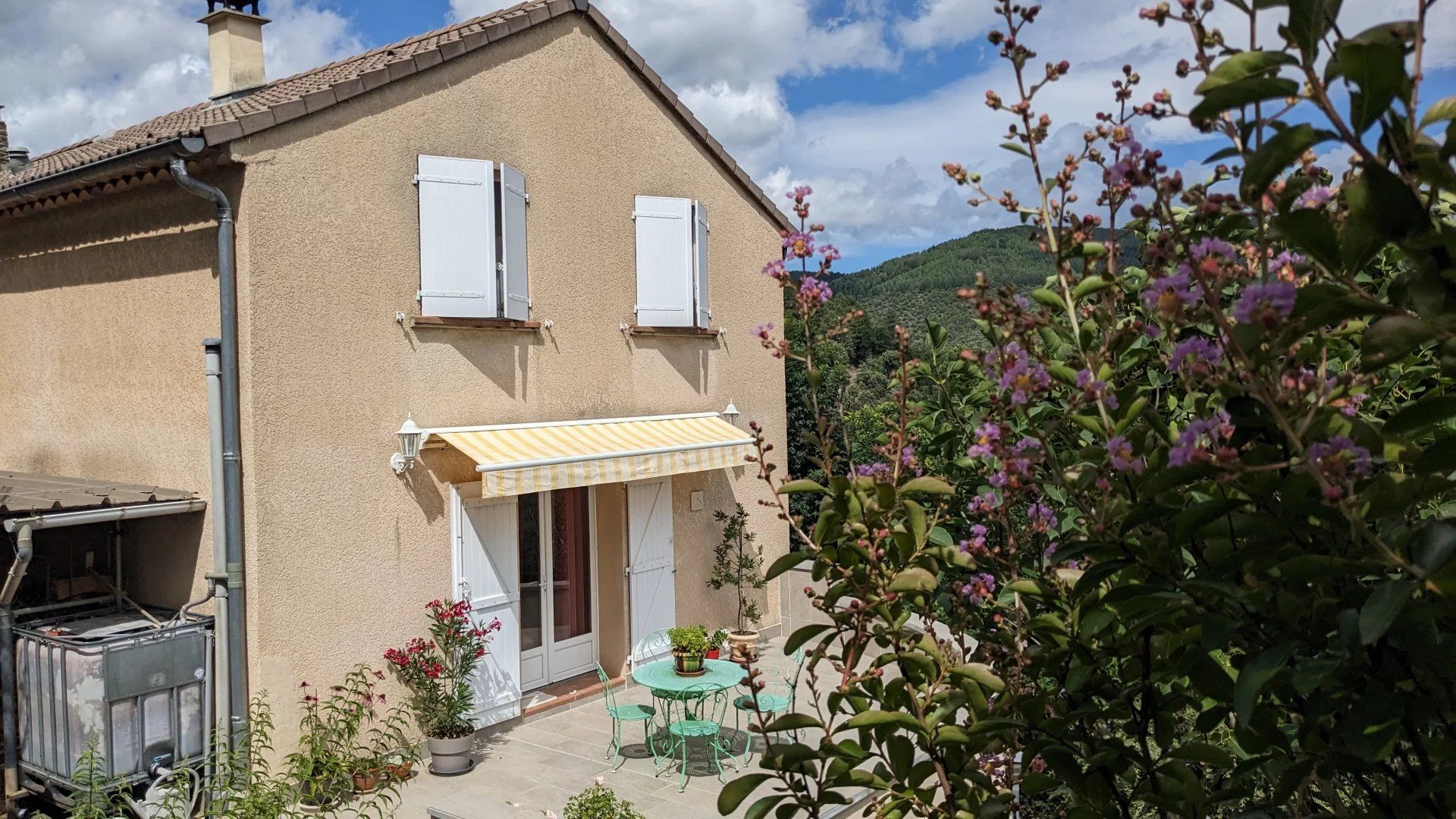 Talo sisään Saint-Privat-de-Vallongue, Lozère 12631068