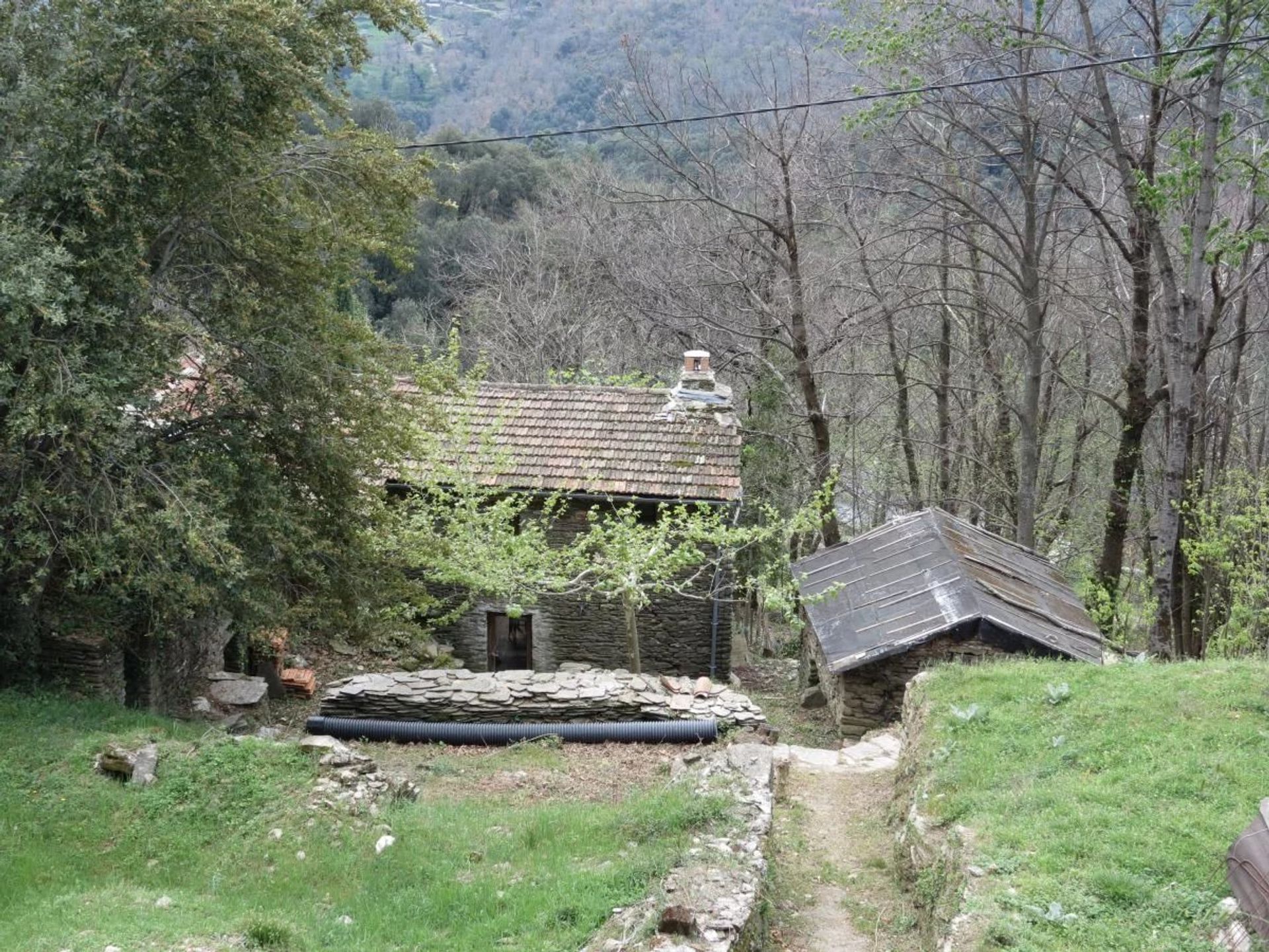 بيت في Saint-Germain-de-Calberte, Occitanie 12631093