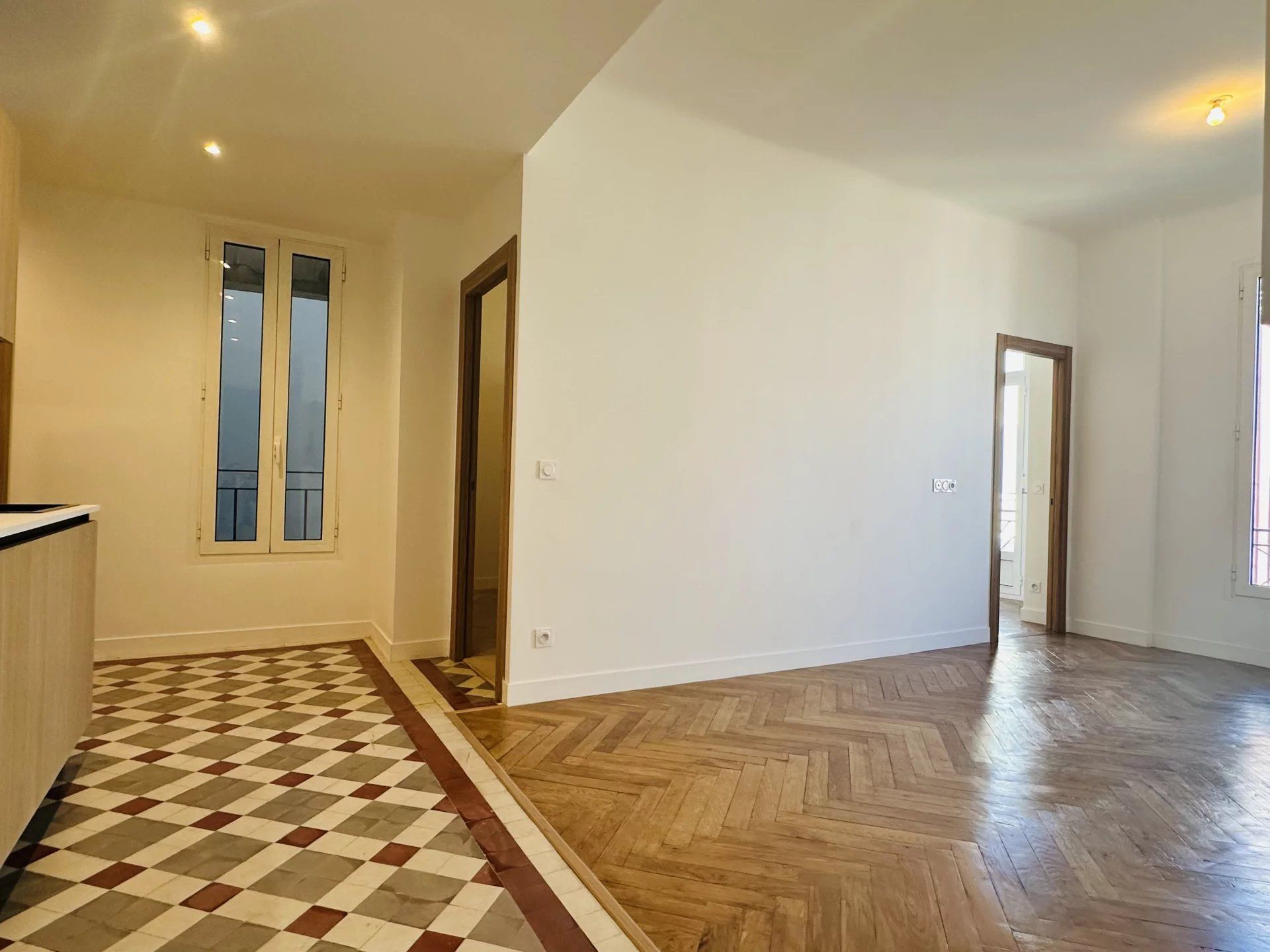 Condominium in Nice, Alpes-Maritimes 12631119