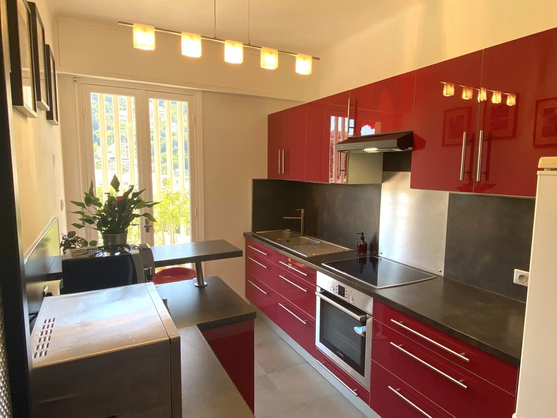 Condominium in Nice, Alpes-Maritimes 12631121