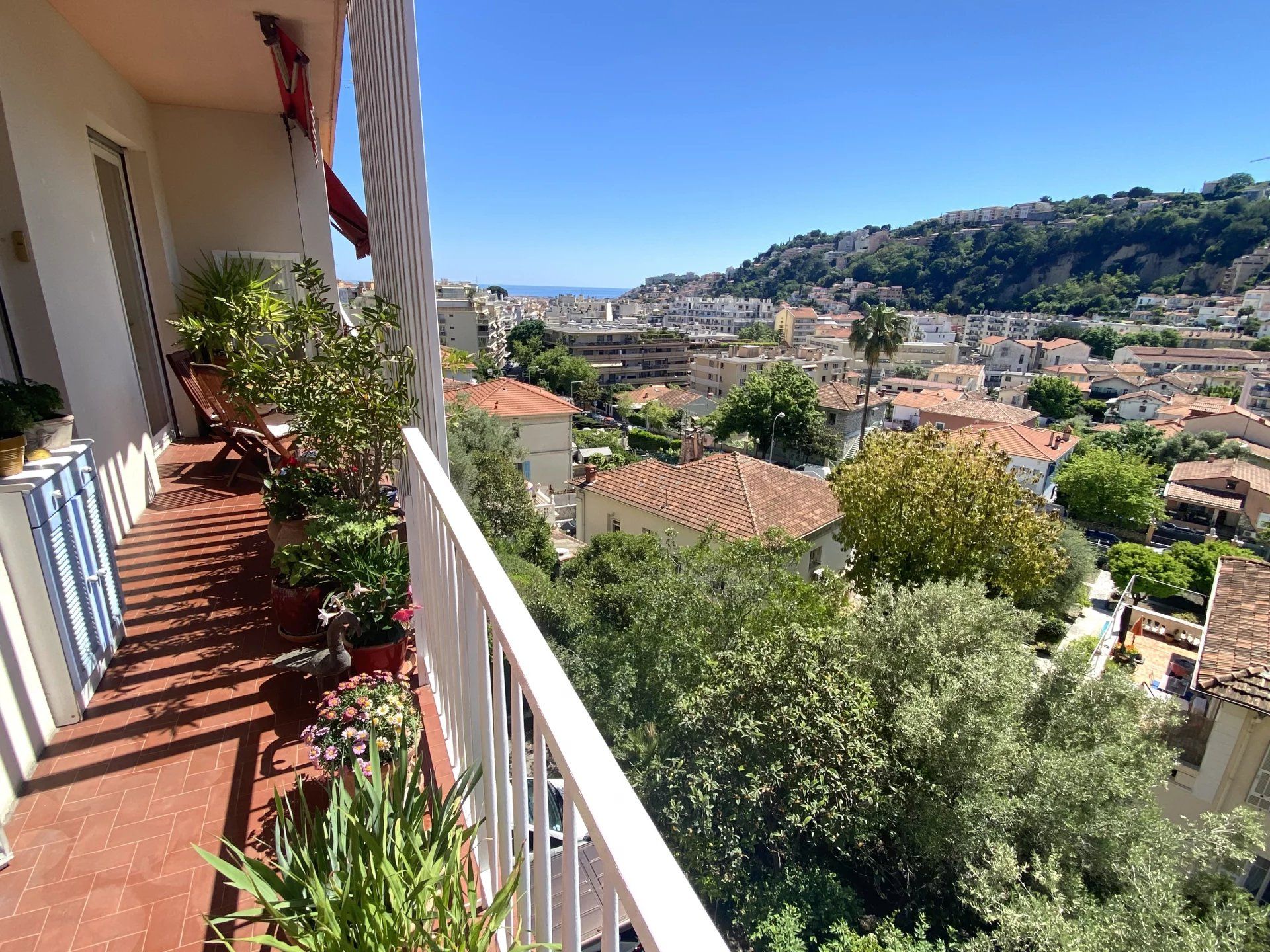 Condominium in Nice, Provence-Alpes-Cote d'Azur 12631121