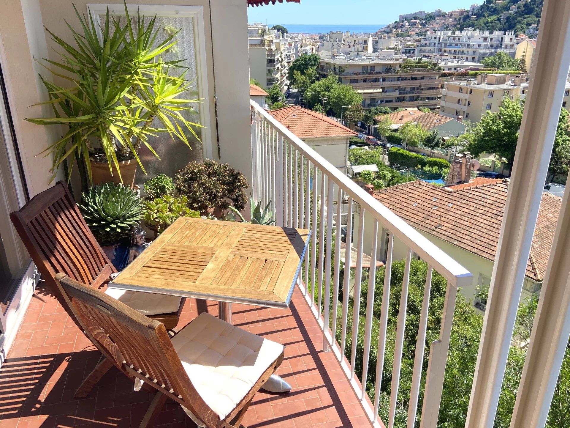 Condominium in Nice, Alpes-Maritimes 12631121