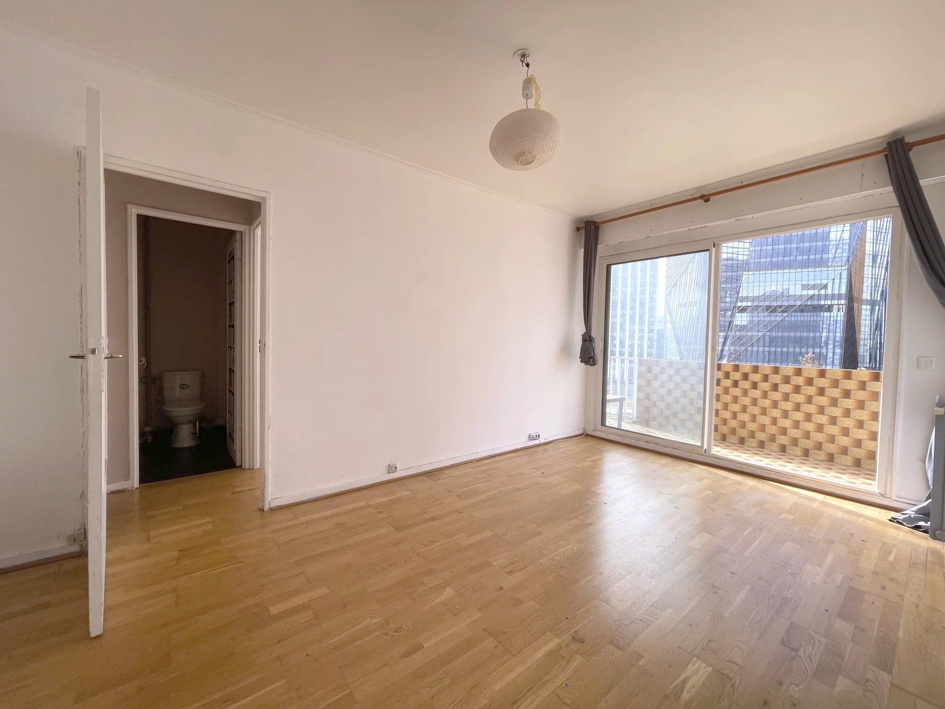 Condominium in Puteaux, Ile-de-France 12631125