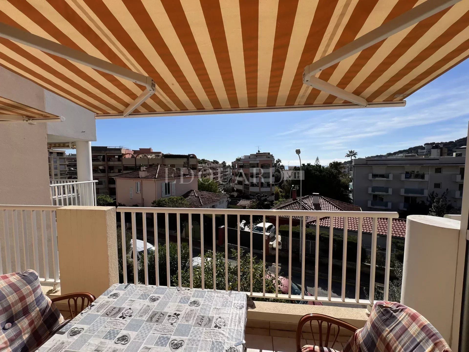 Kondominium w Roquebrune-Cap-Martin, Alpes-Maritimes 12631356