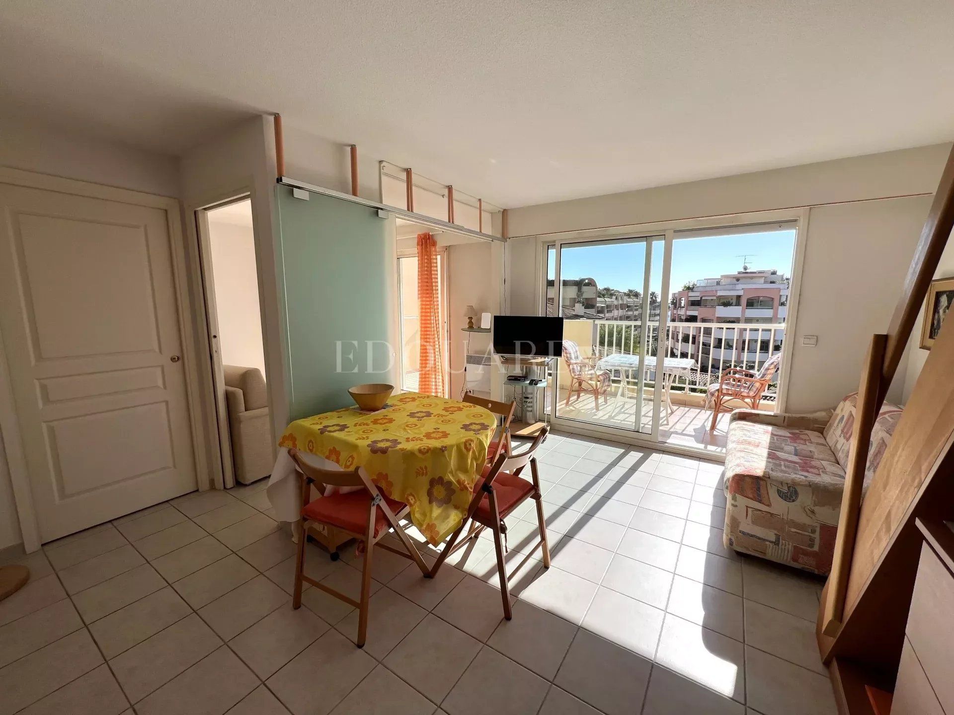 Kondominium w Roquebrune-Cap-Martin, Alpes-Maritimes 12631356