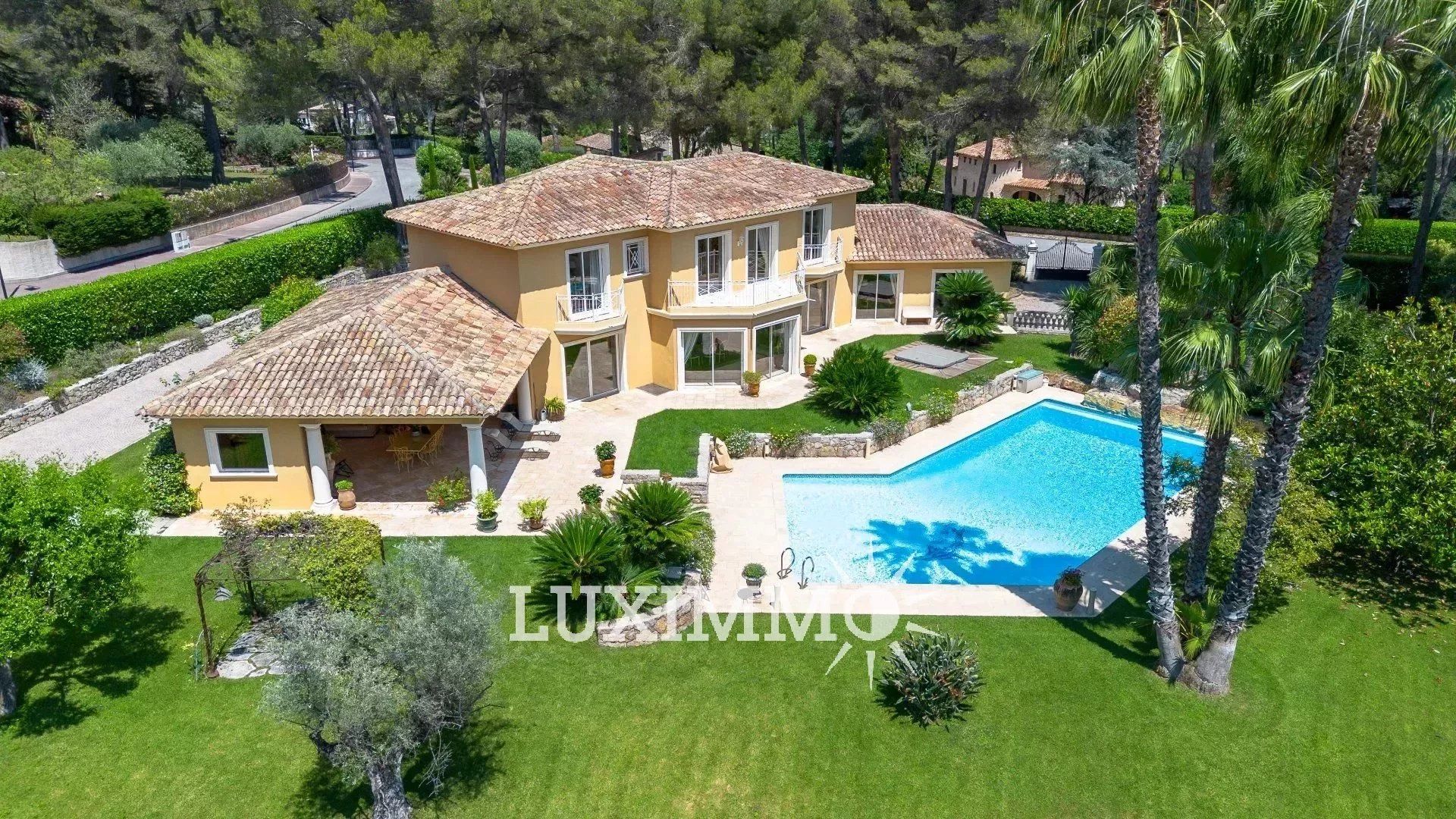 House in Mougins, Alpes-Maritimes 12631999