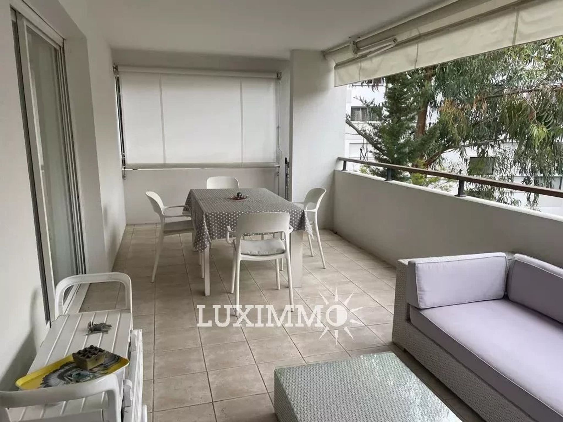 Osakehuoneisto sisään Cannes, Provence-Alpes-Cote d'Azur 12632022